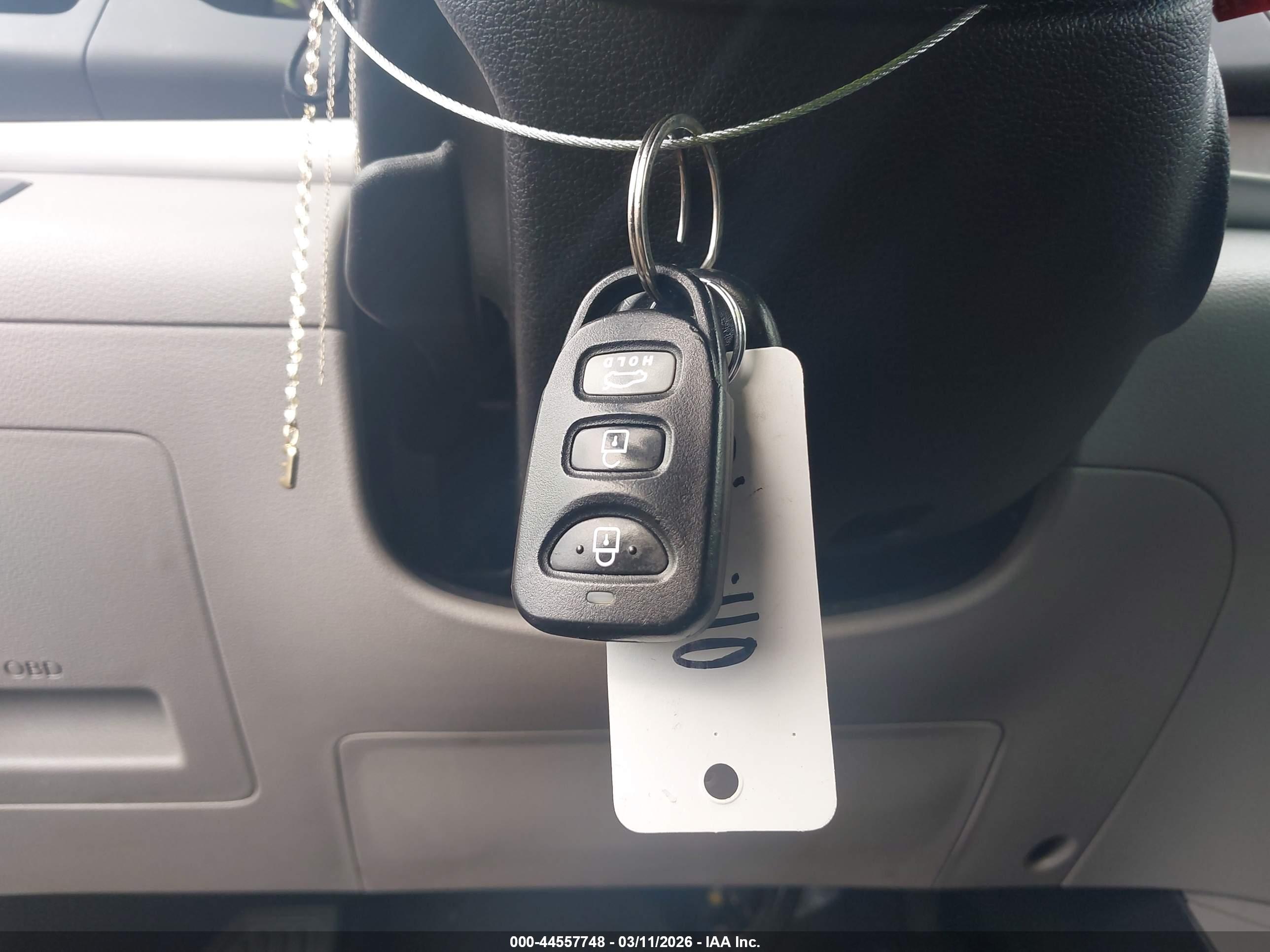 HYUNDAI ELANTRA image 11