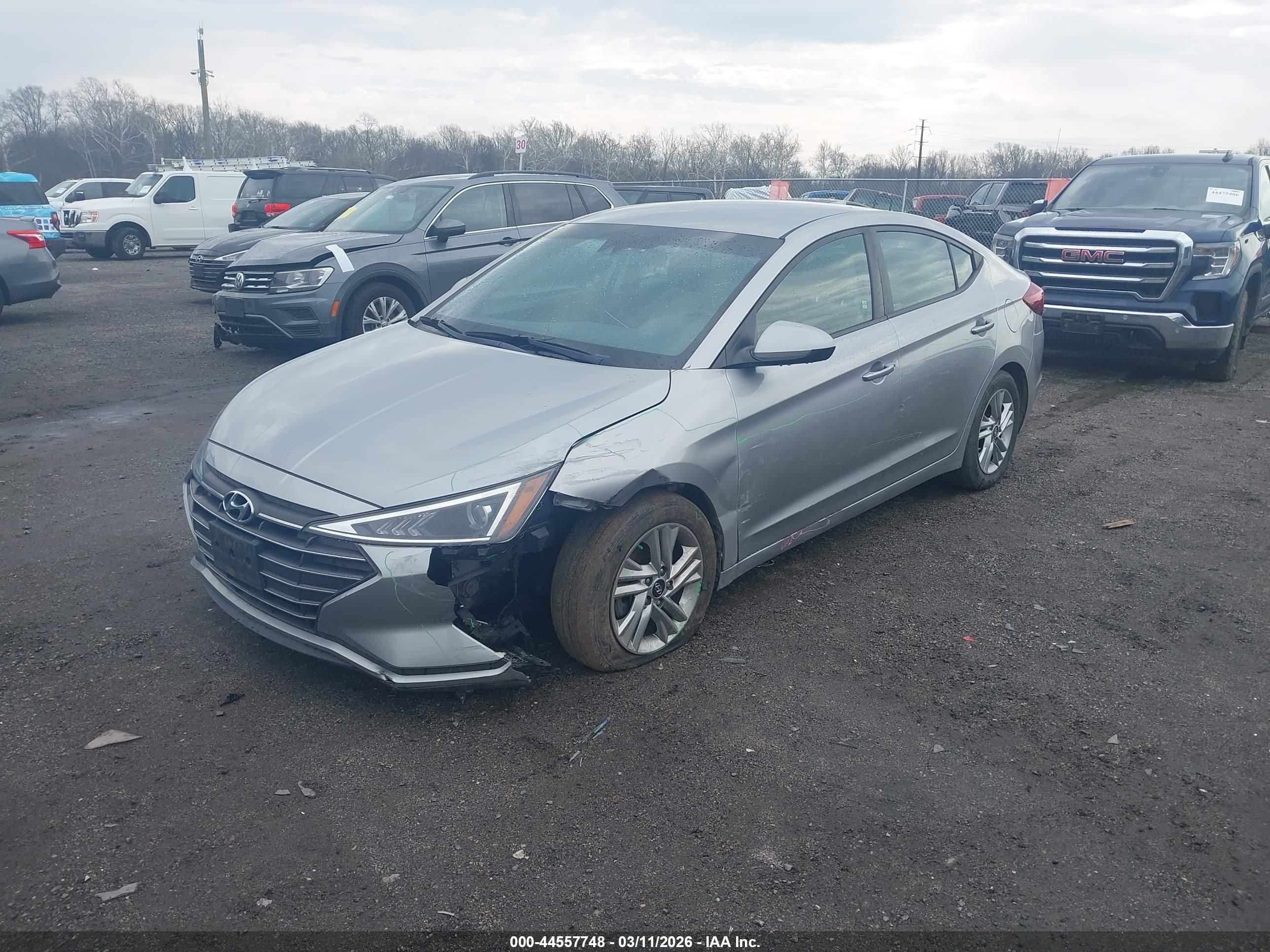 HYUNDAI ELANTRA image 2