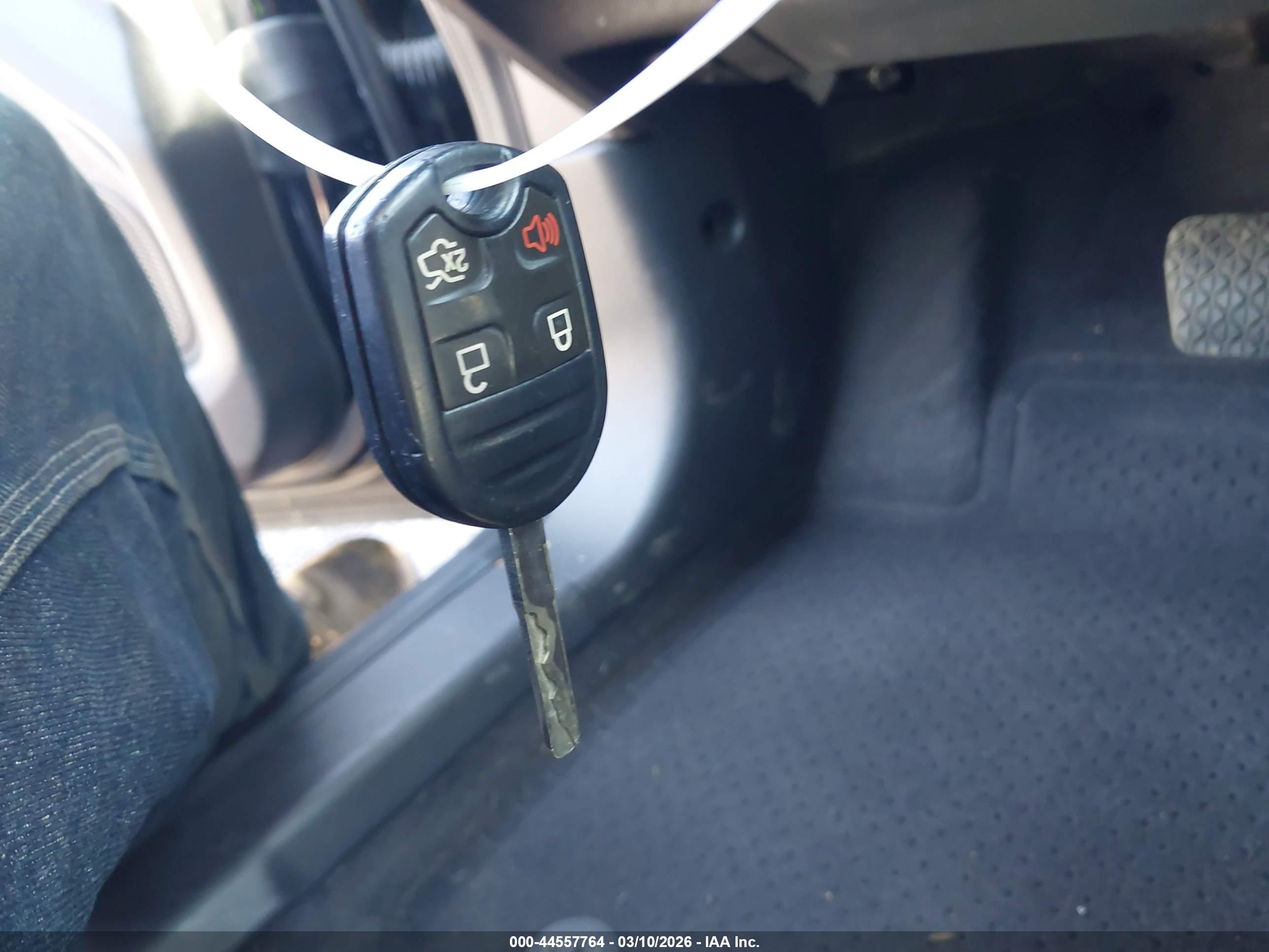 FORD FIESTA image 11