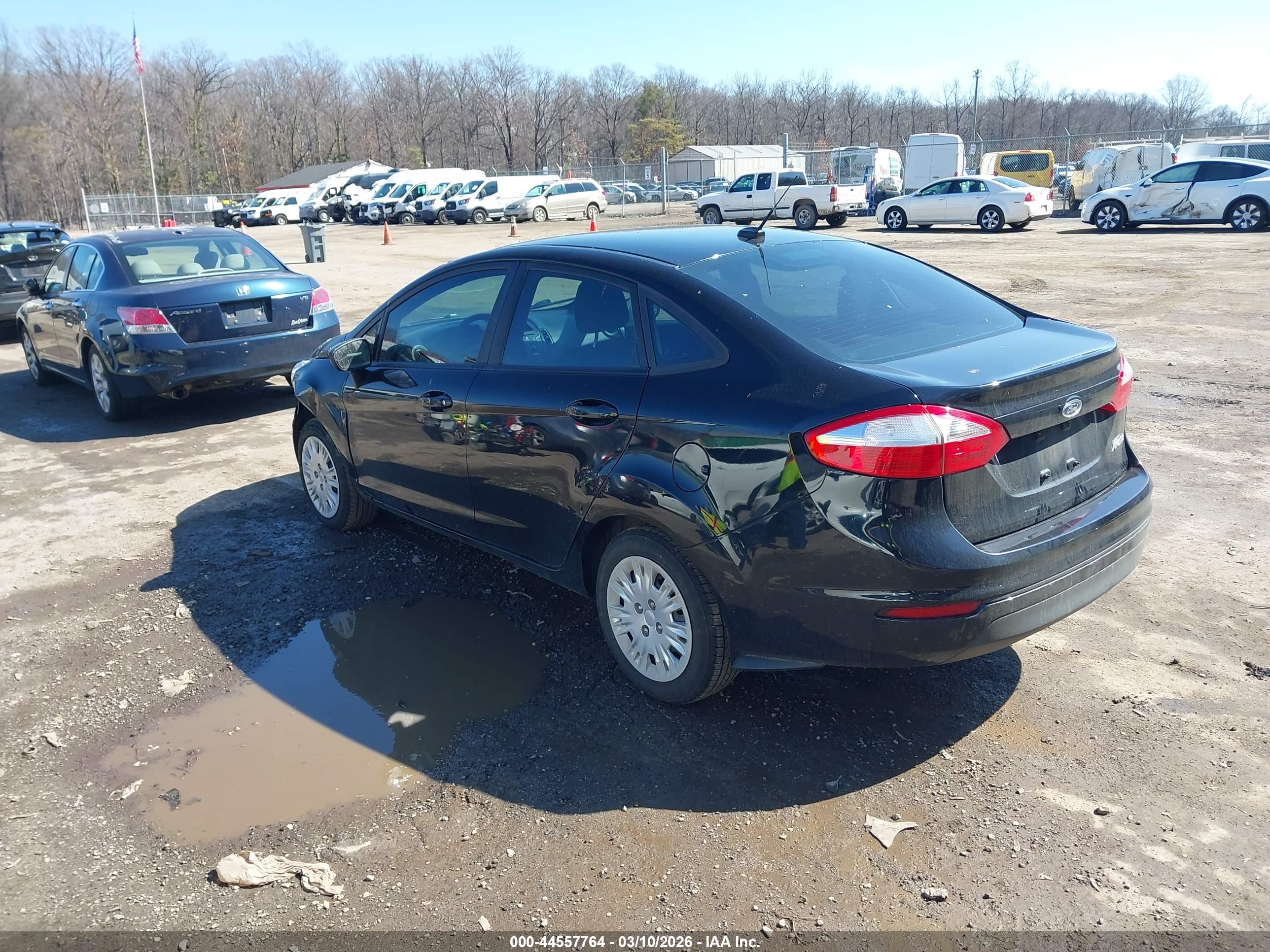 FORD FIESTA image 3