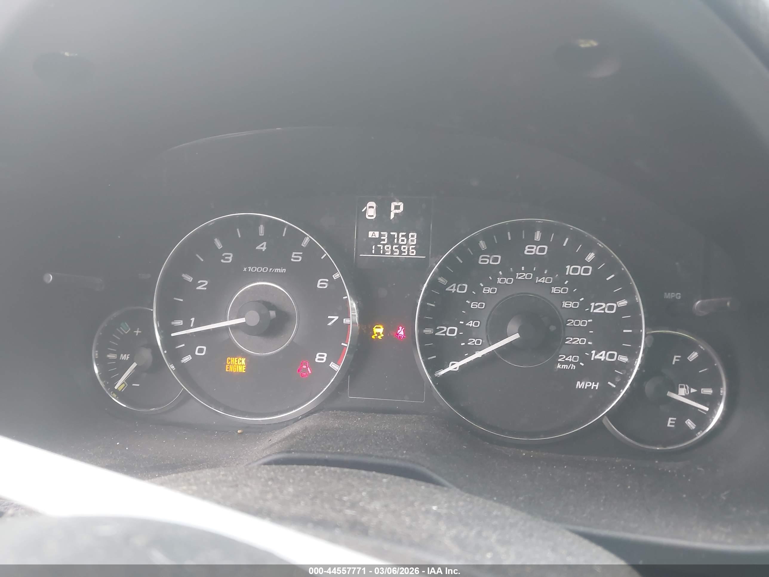 SUBARU OUTBACK image 7