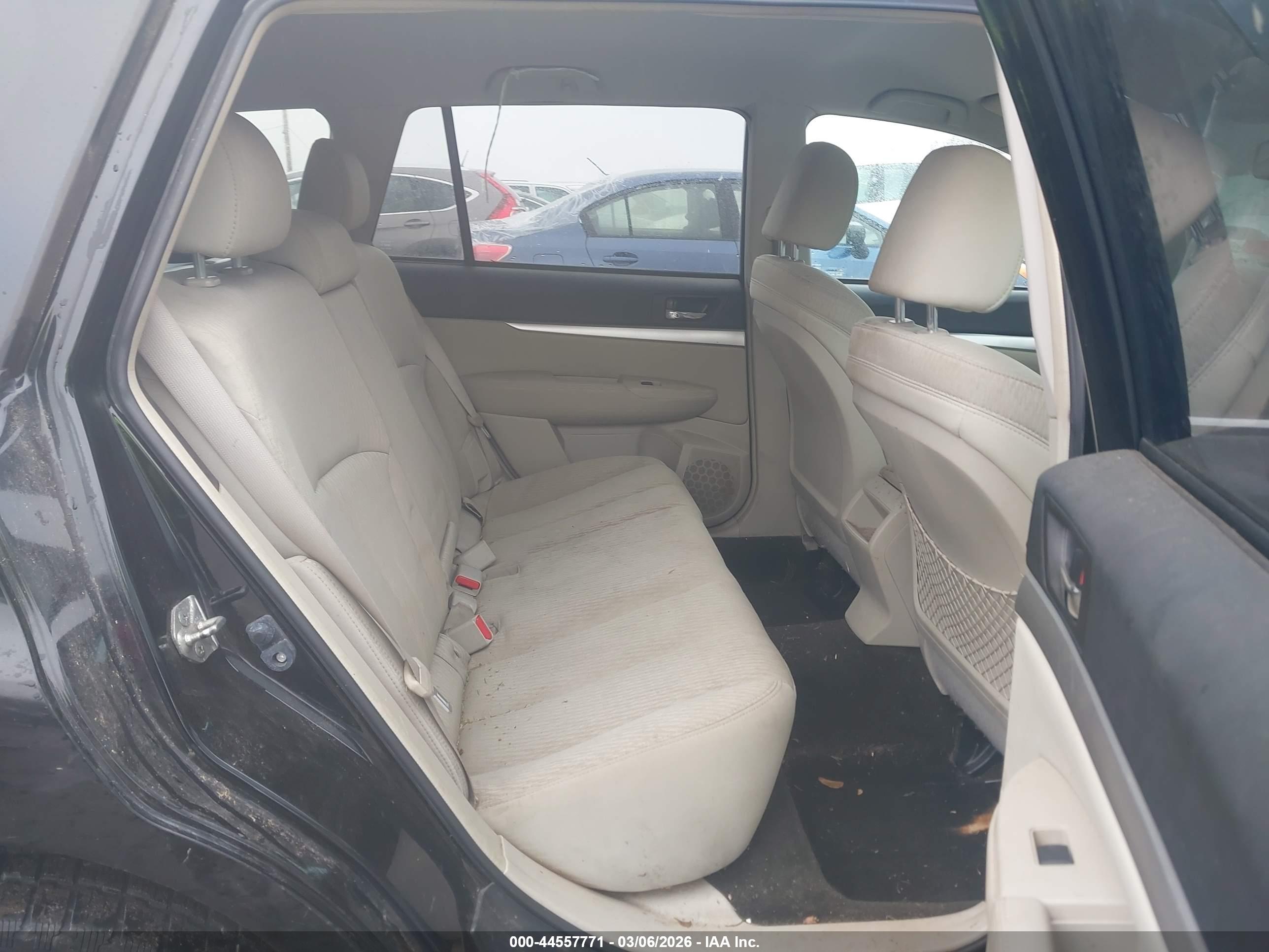 SUBARU OUTBACK image 8