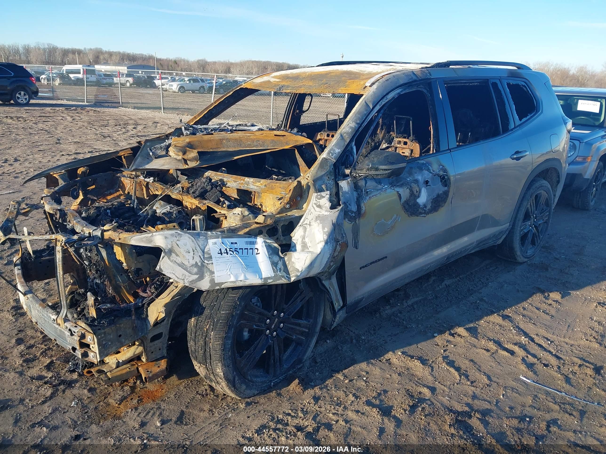 GMC ACADIA image 2
