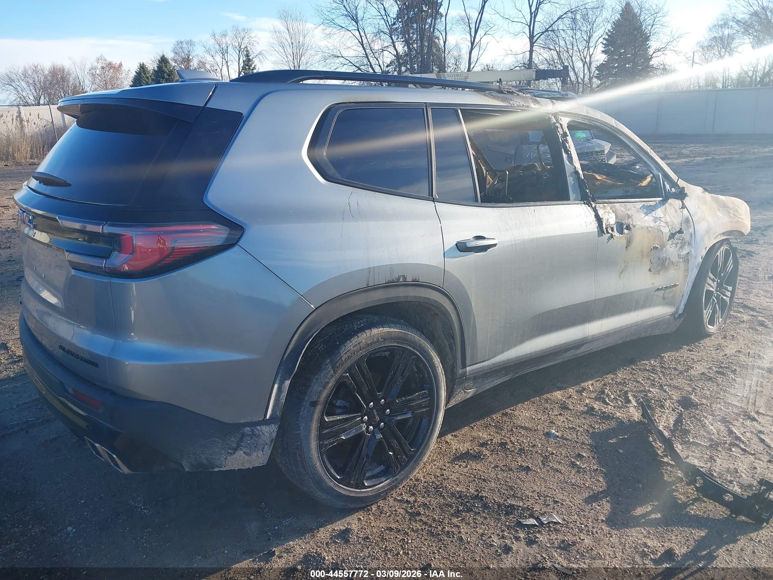 GMC ACADIA image 4