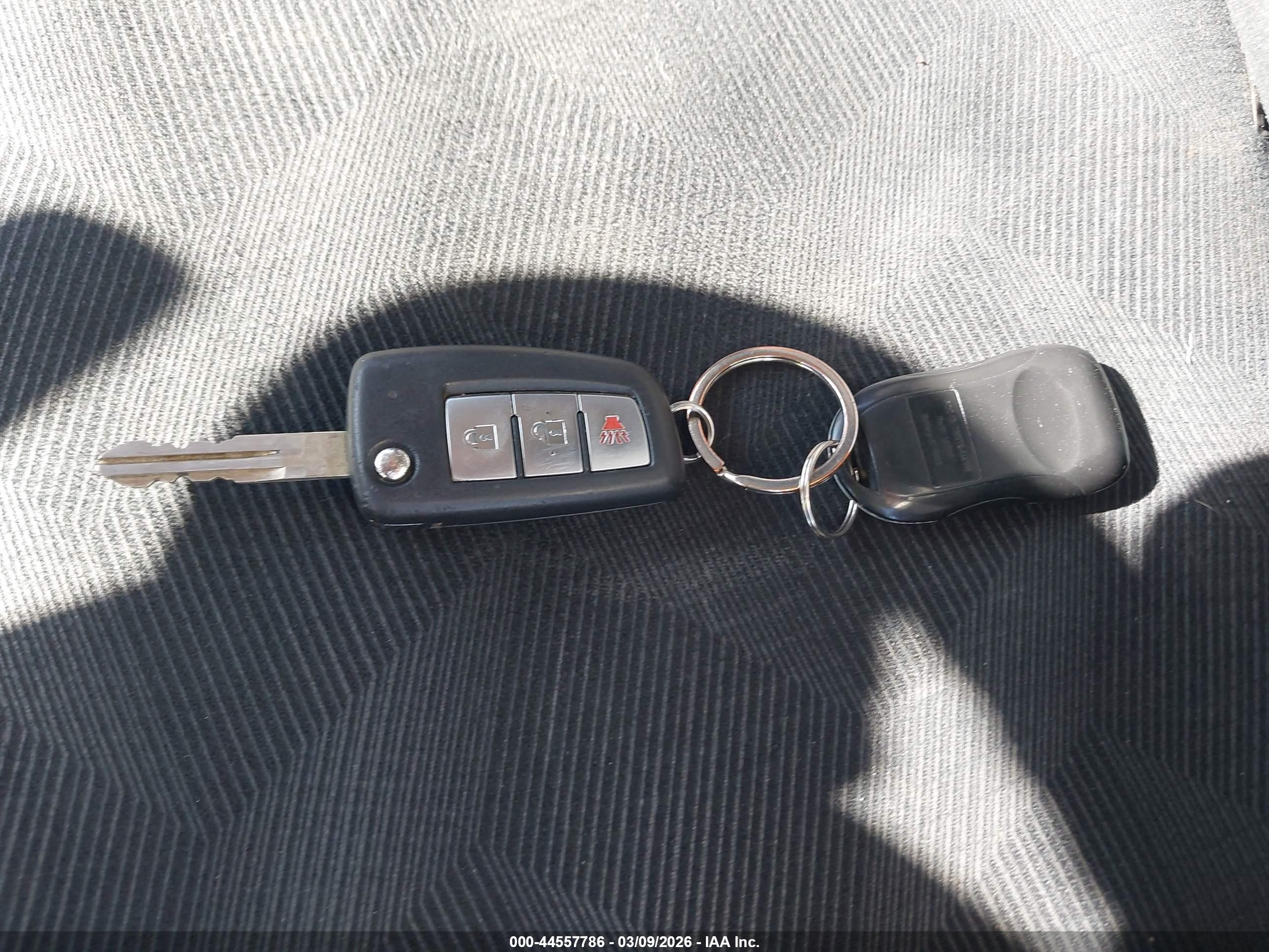 NISSAN ROGUE image 11