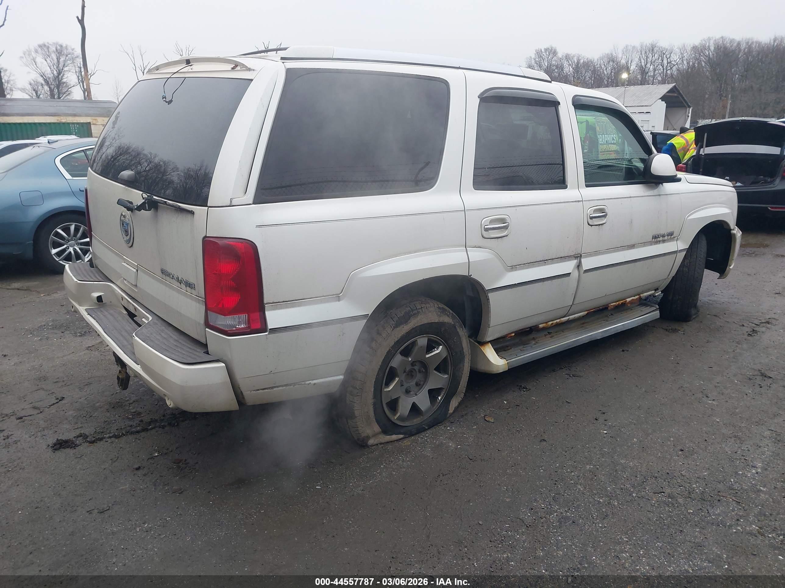 CADILLAC ESCALADE image 4