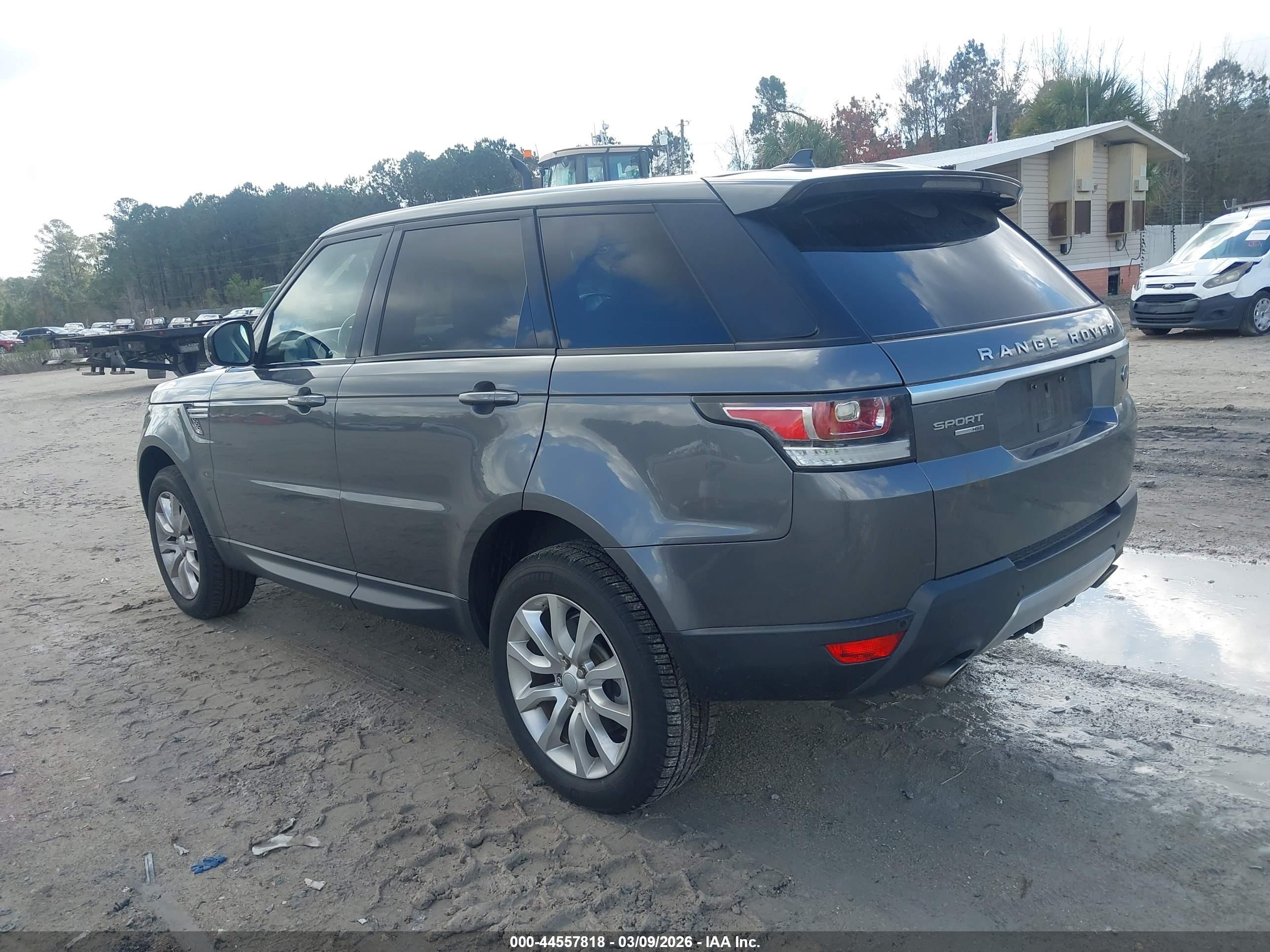 LAND ROVER image 3