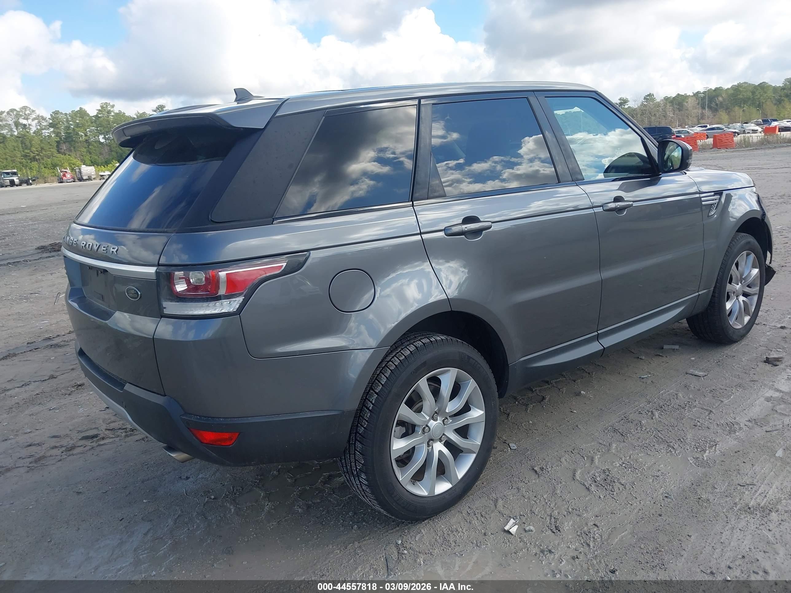 LAND ROVER image 4