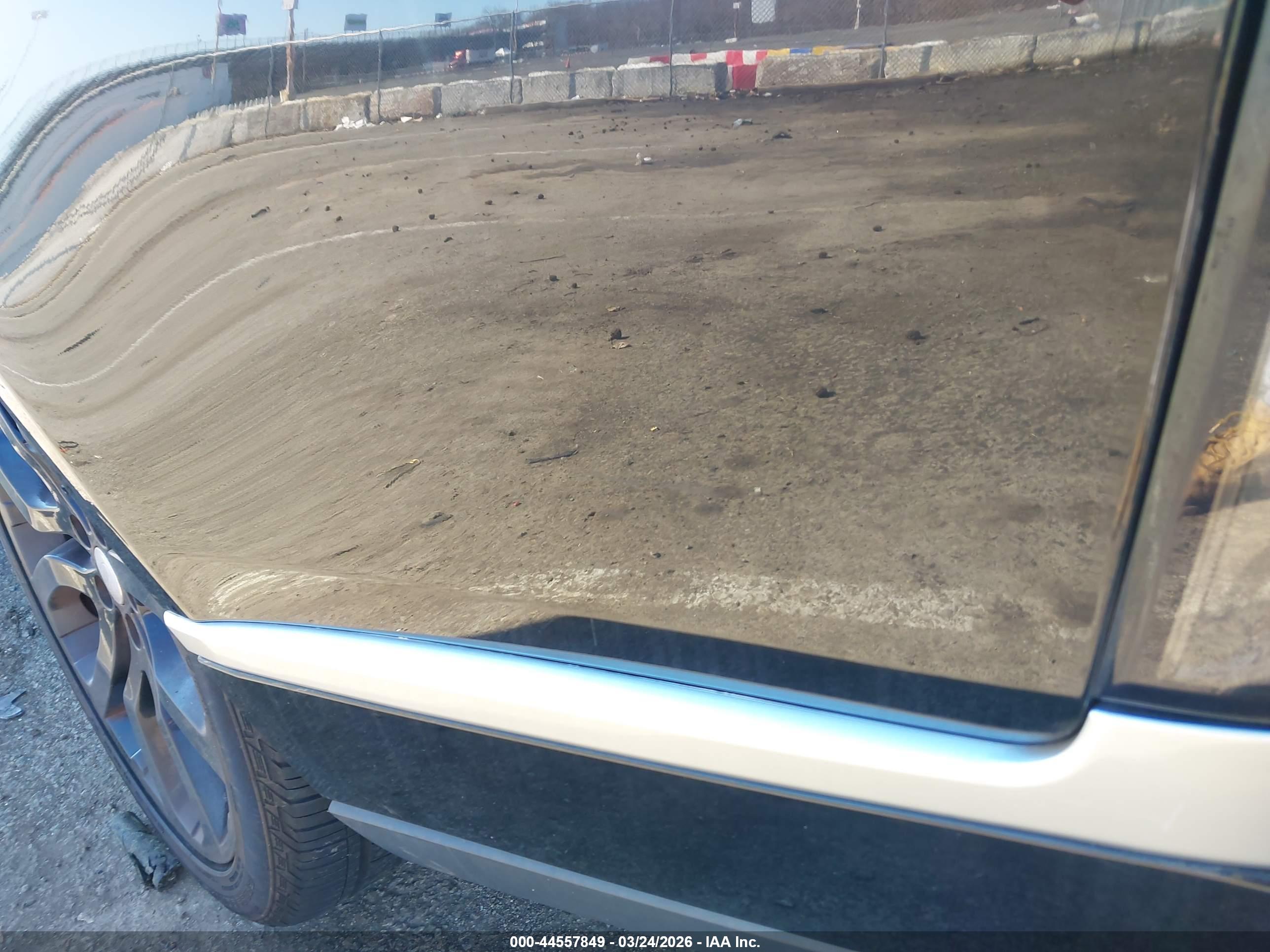 LAND ROVER image 6
