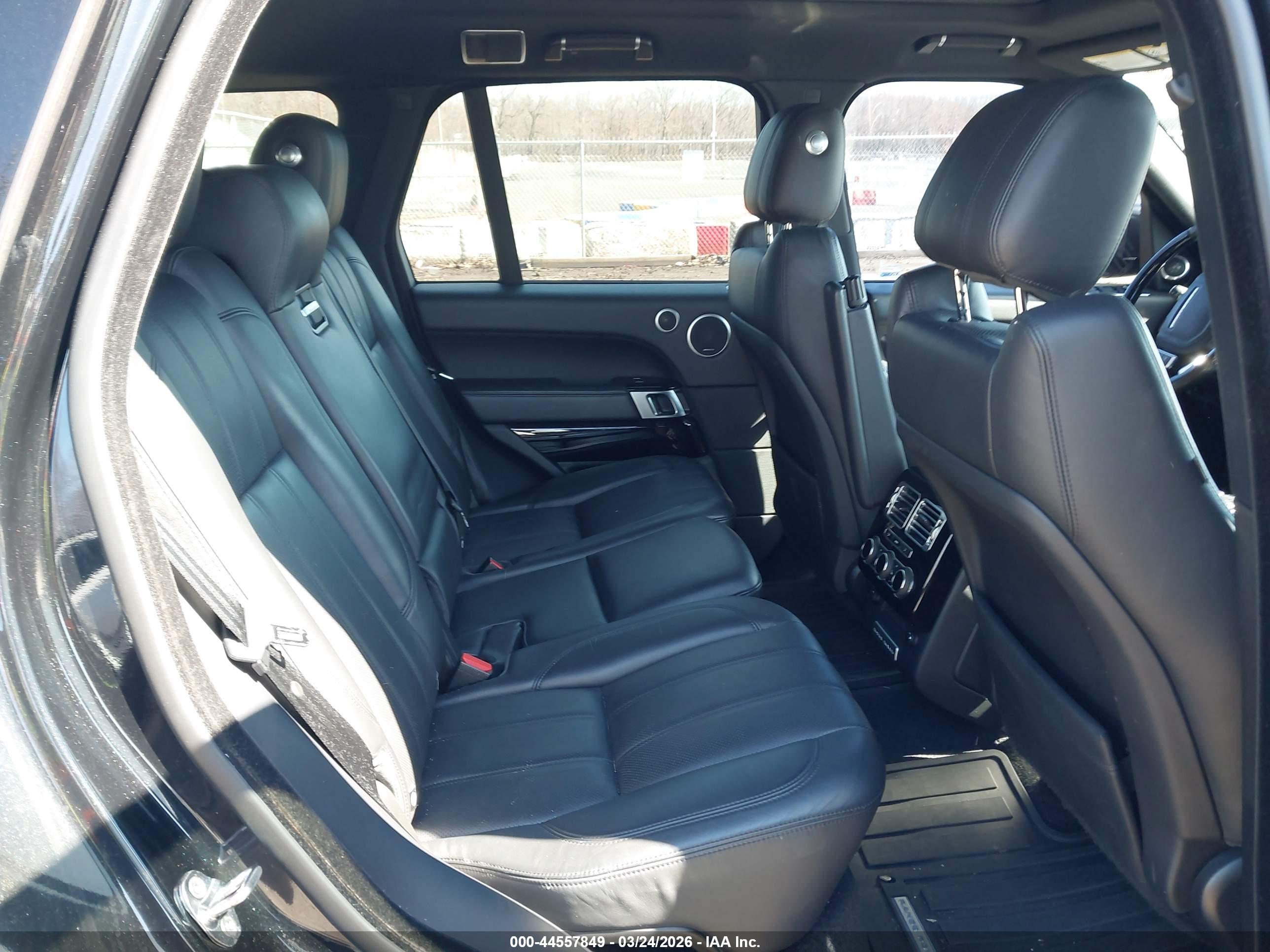 LAND ROVER image 8