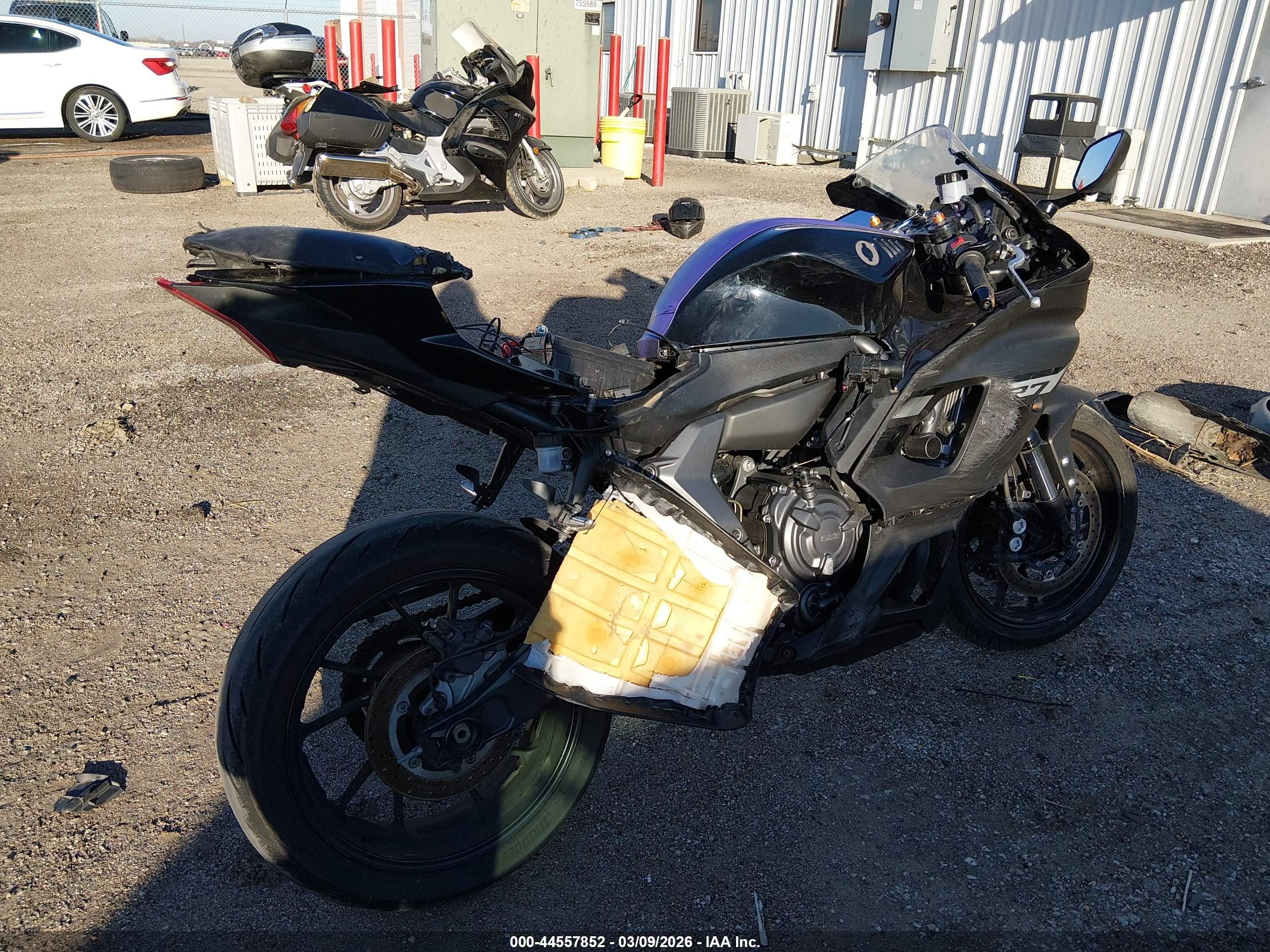 YAMAHA YZFR7 image 4