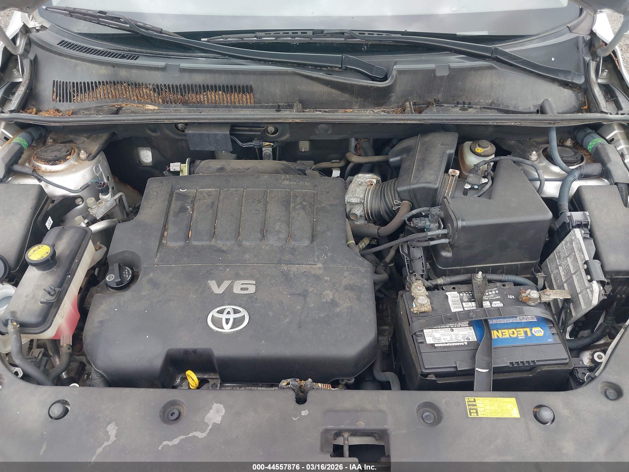 TOYOTA RAV4 image 10