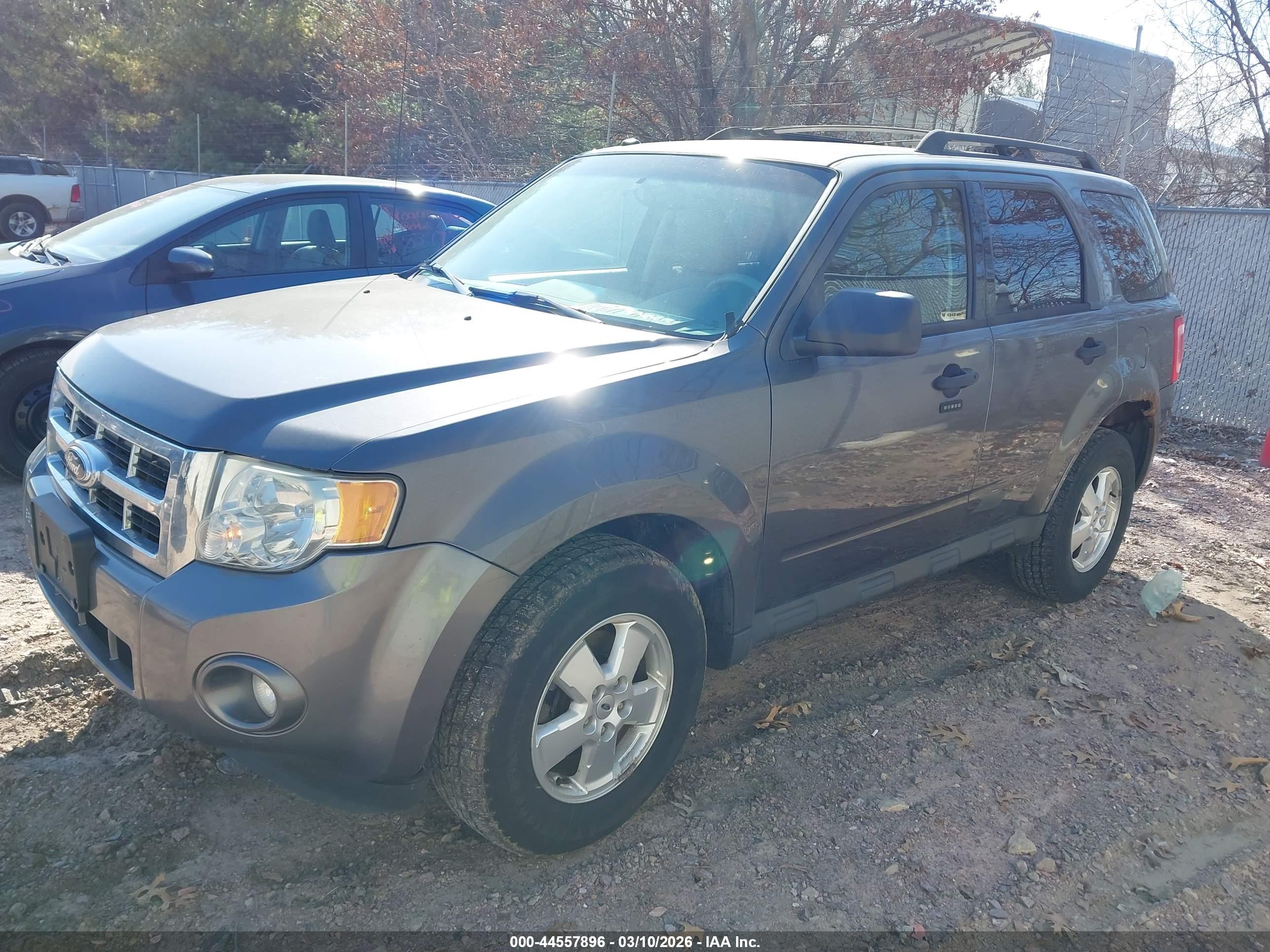 FORD ESCAPE image 2