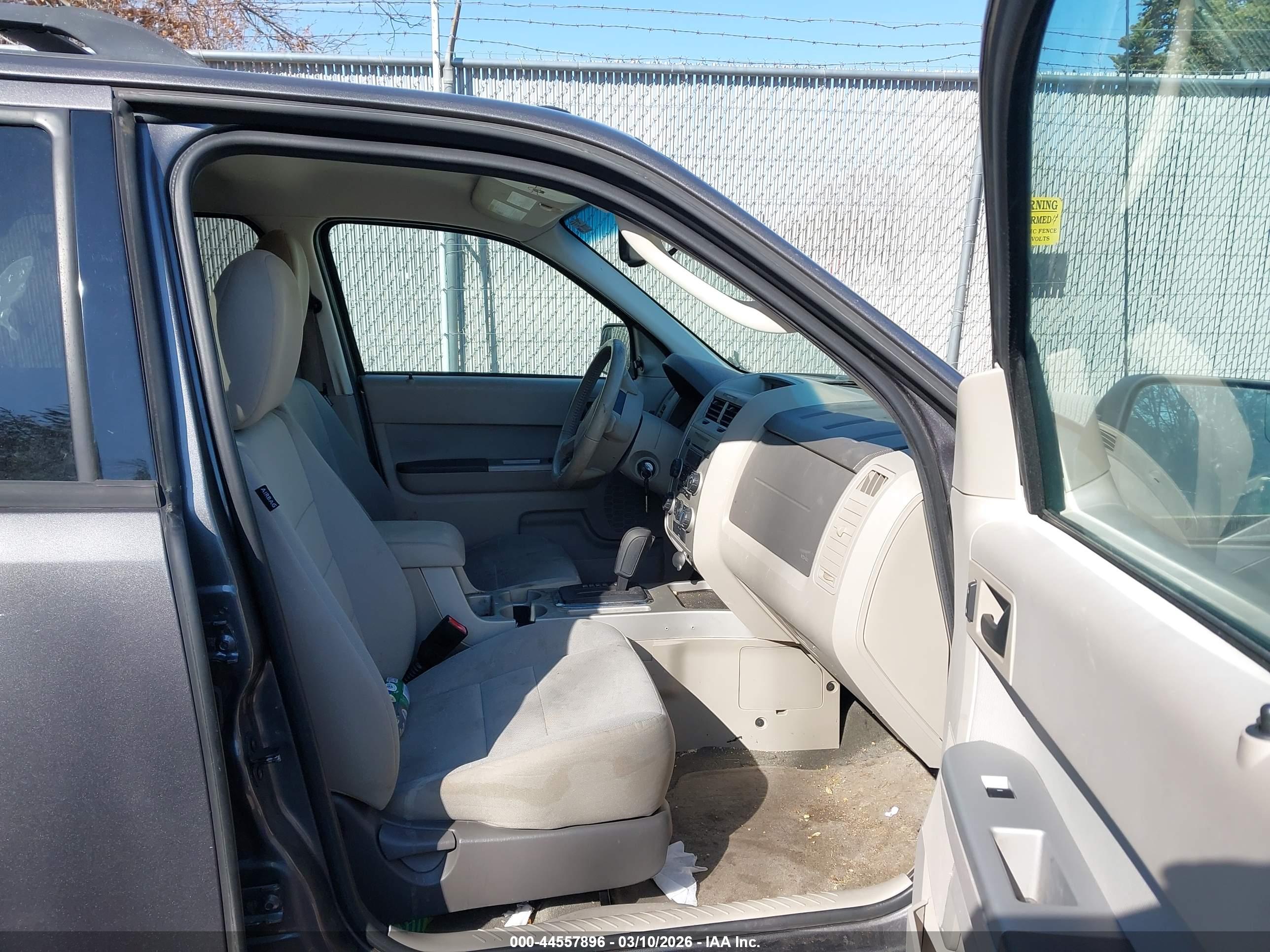 FORD ESCAPE image 5