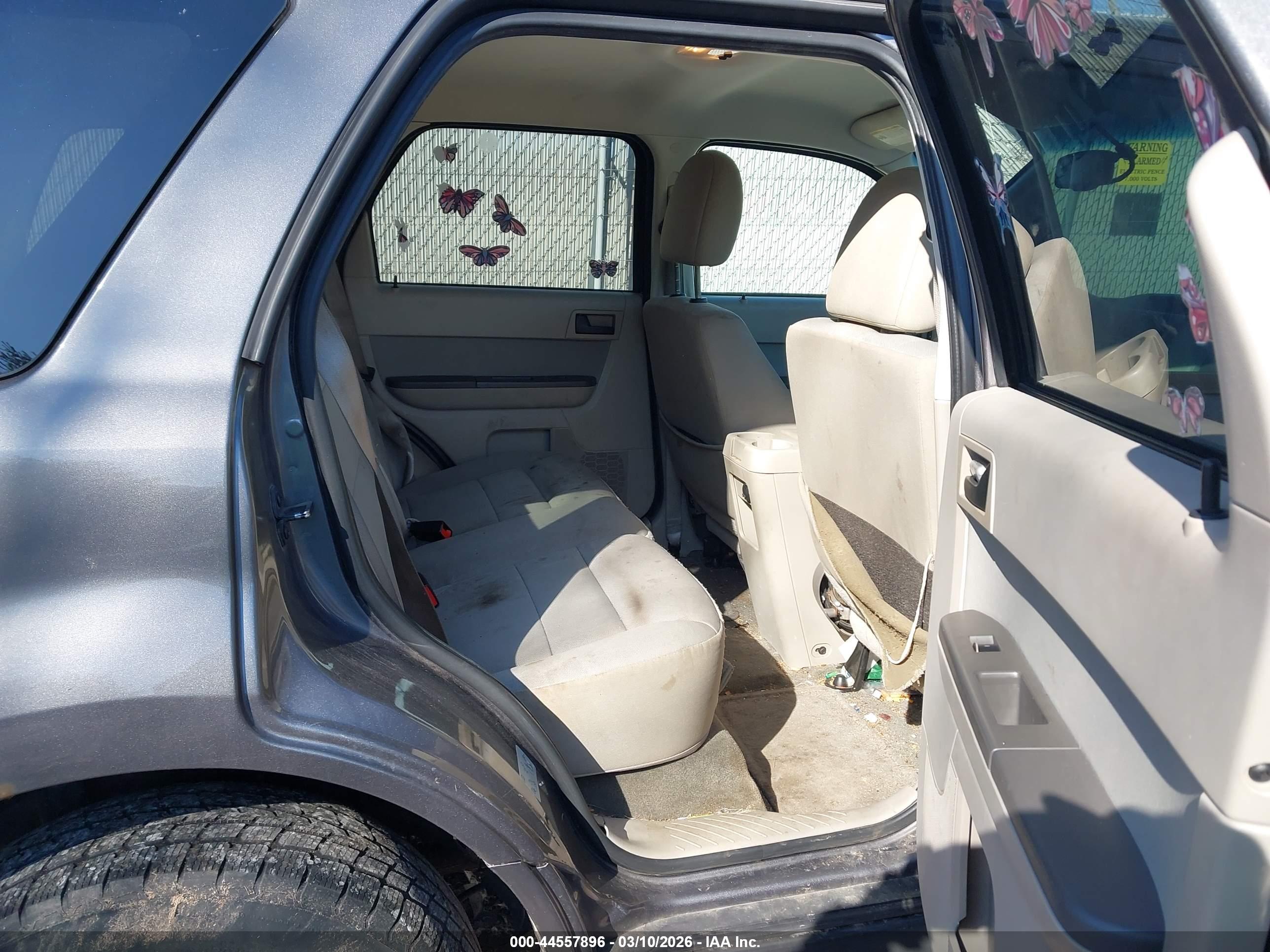 FORD ESCAPE image 8