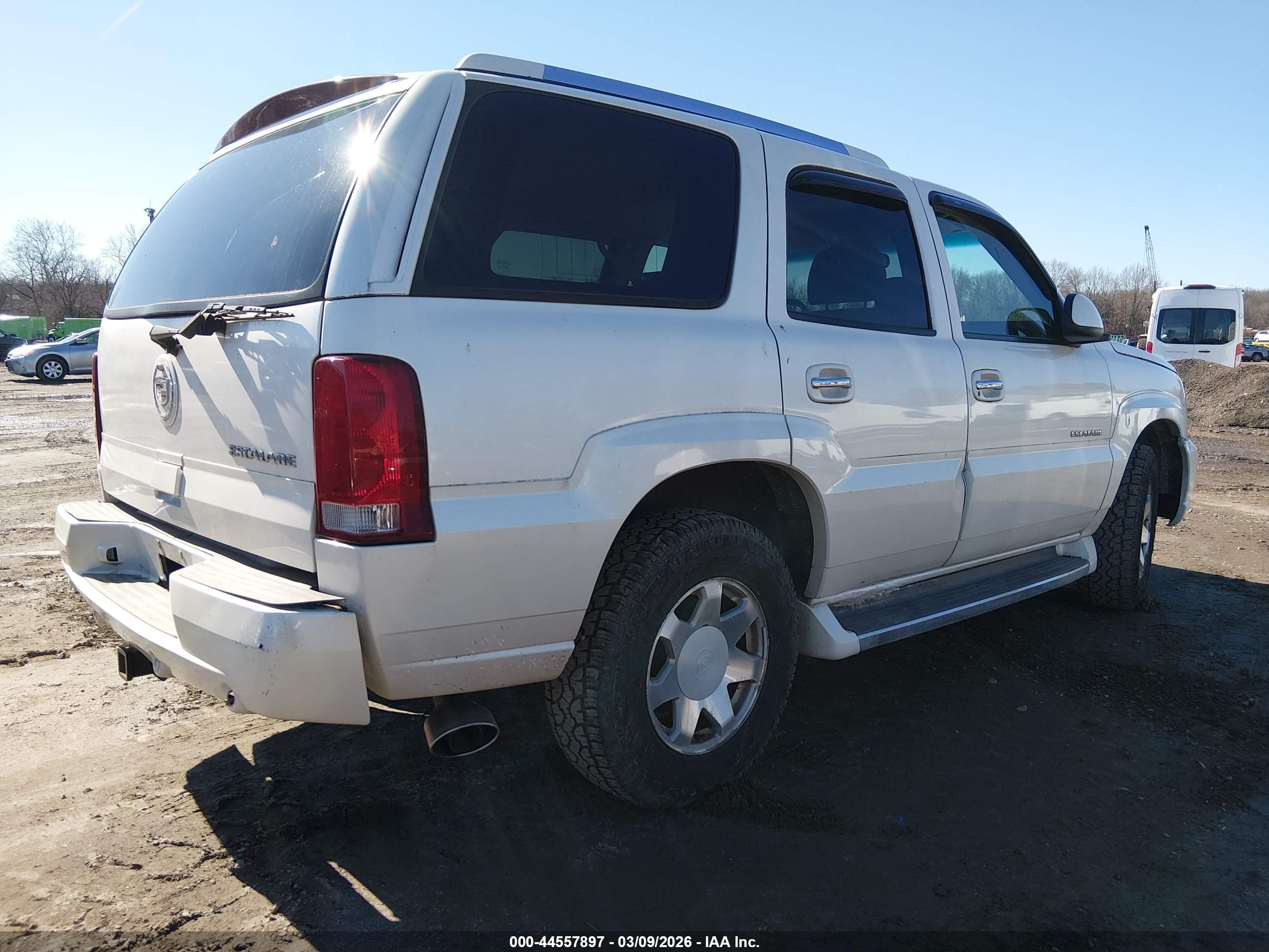 CADILLAC ESCALADE image 4