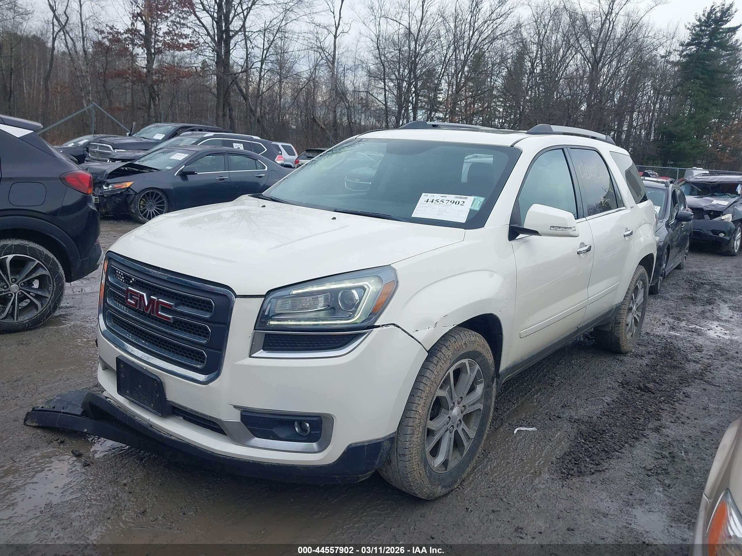 GMC ACADIA image 2