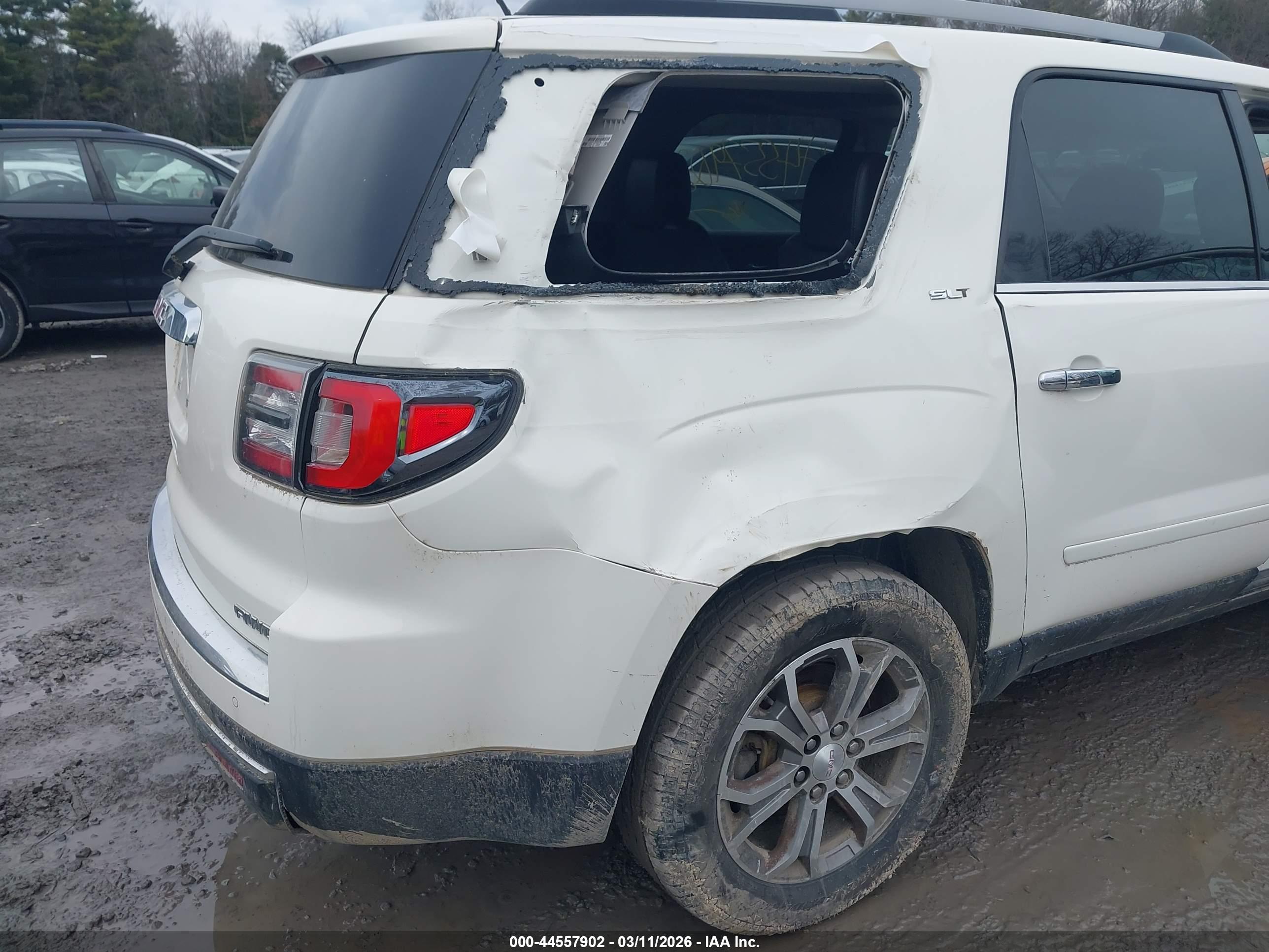 GMC ACADIA image 6