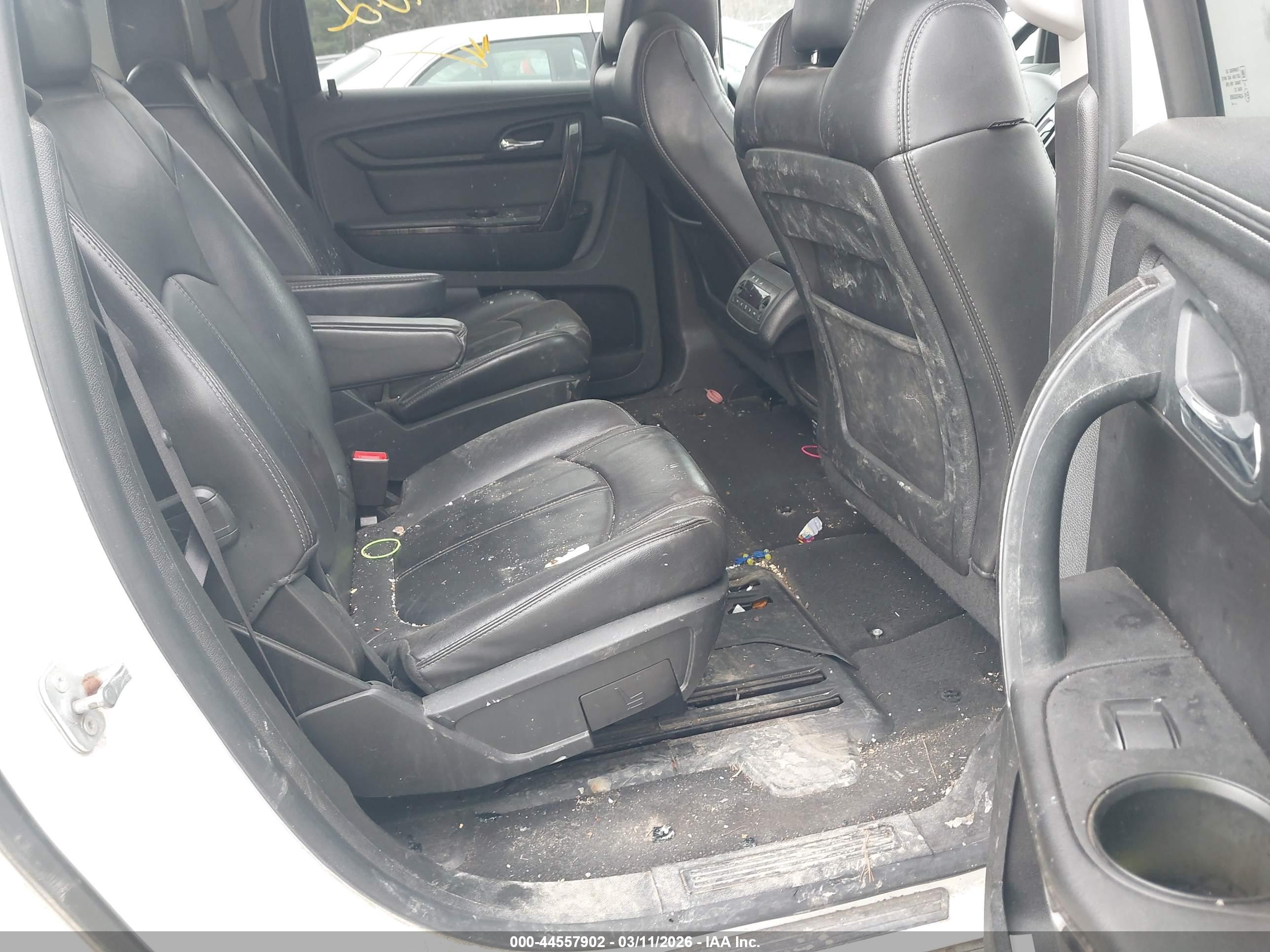 GMC ACADIA image 8