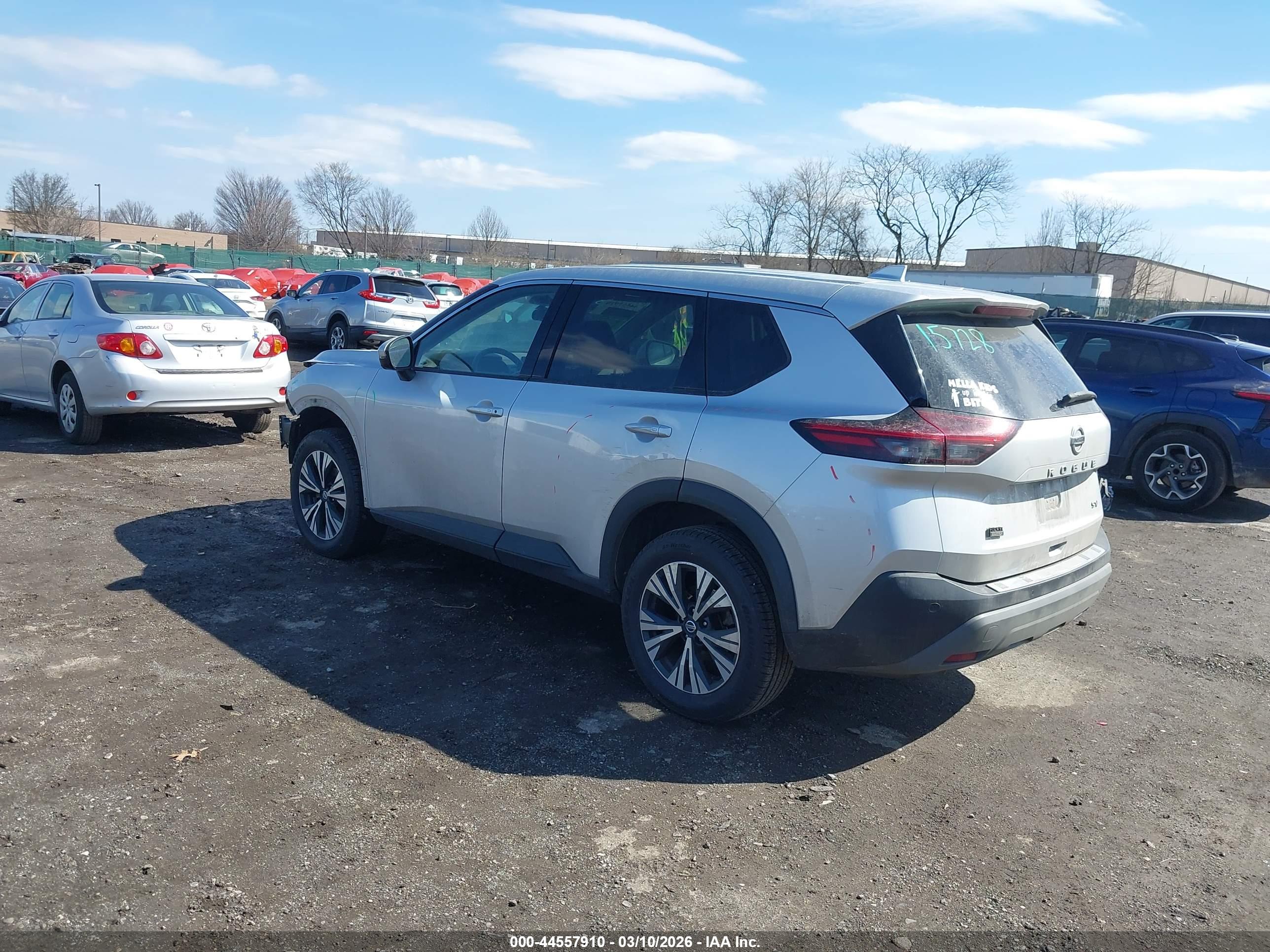 NISSAN ROGUE image 3