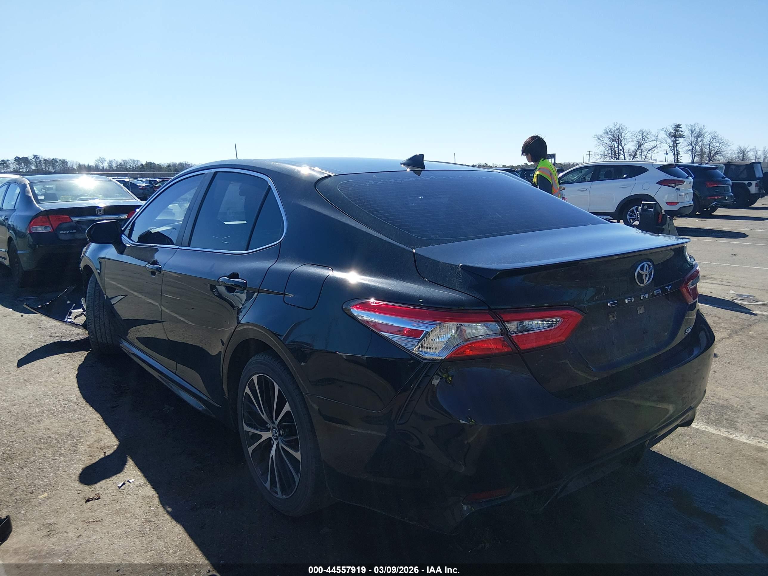TOYOTA CAMRY image 3