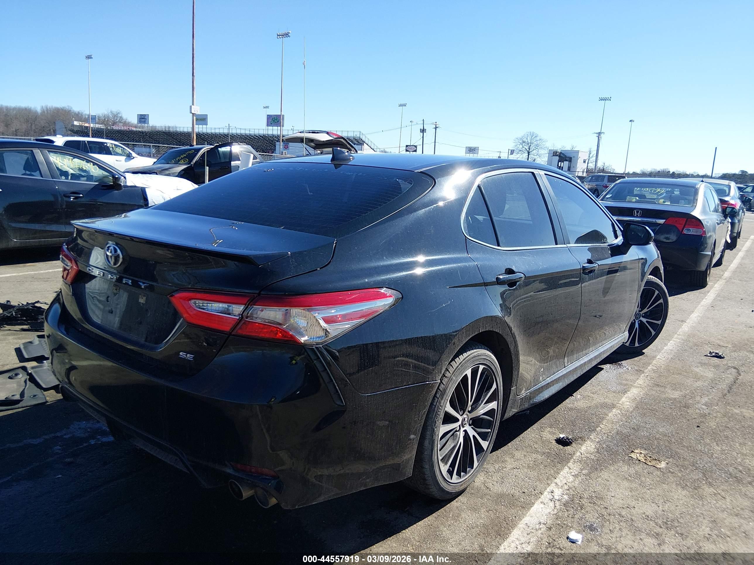 TOYOTA CAMRY image 4