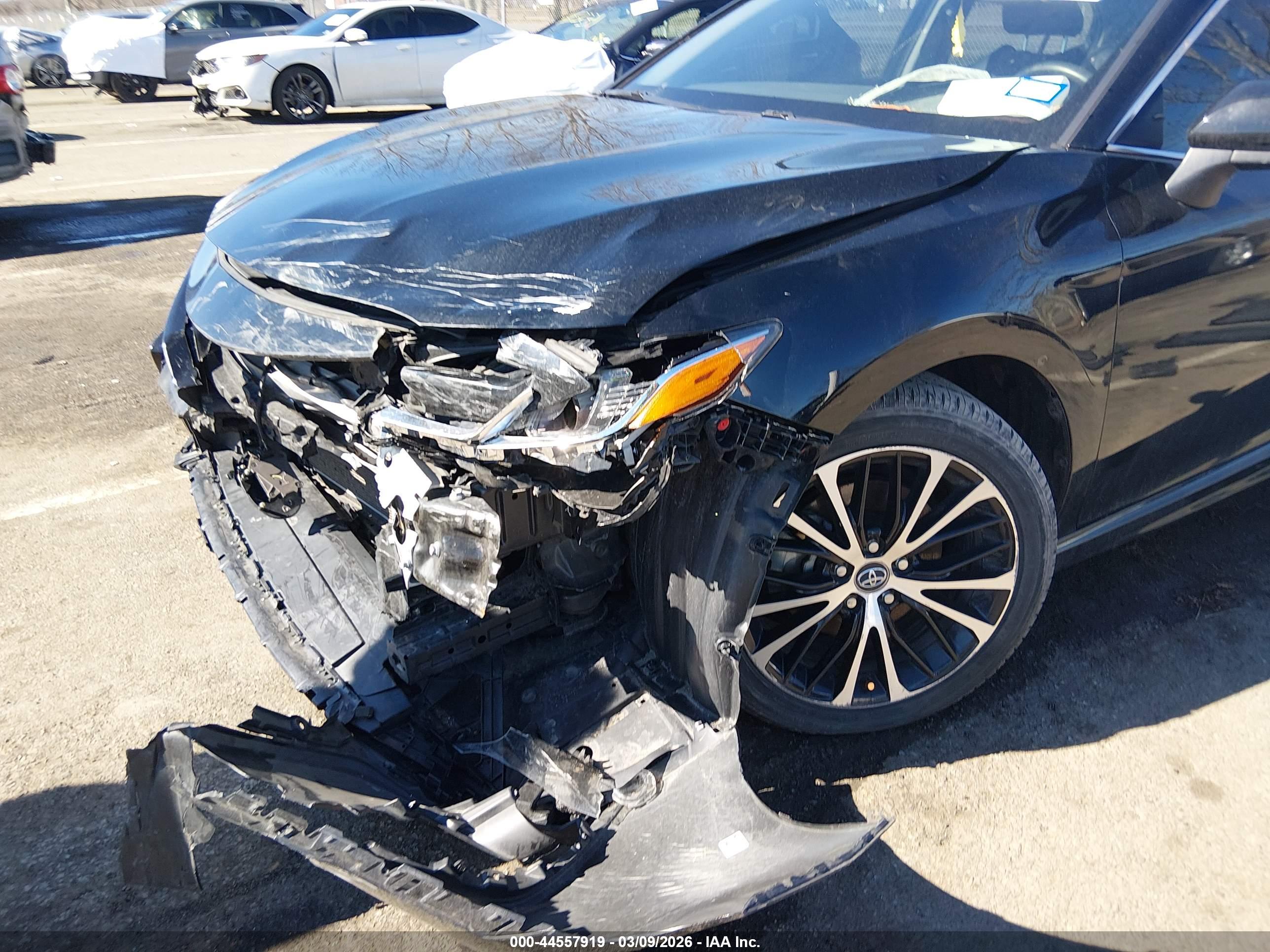 TOYOTA CAMRY image 6