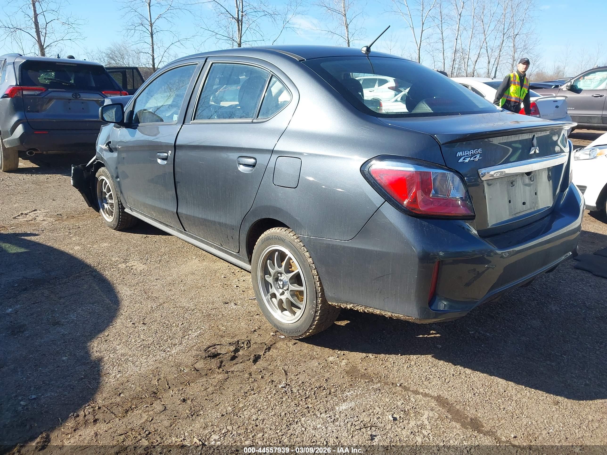 MITSUBISHI MIRAGE image 3