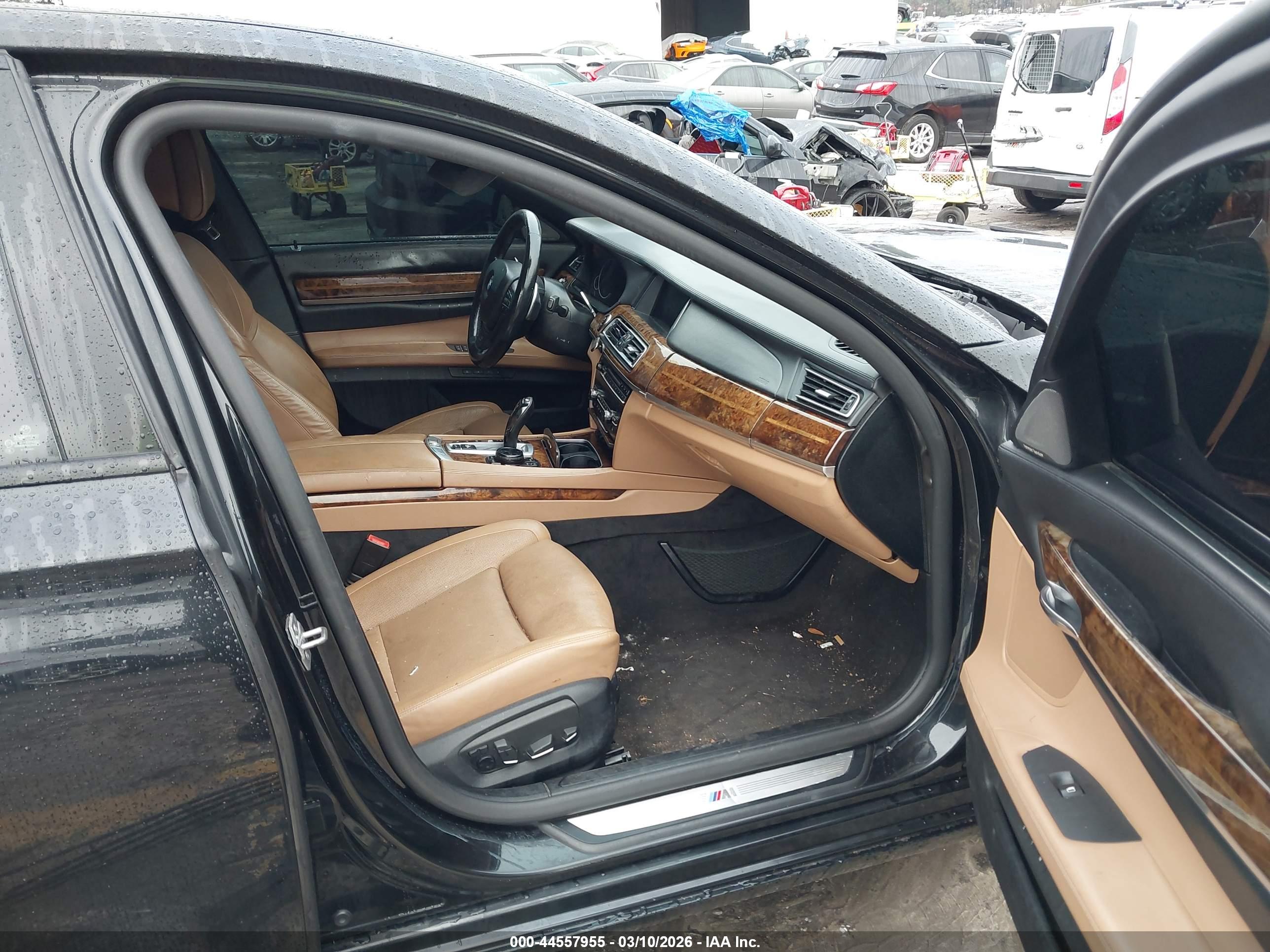 BMW 750I image 5