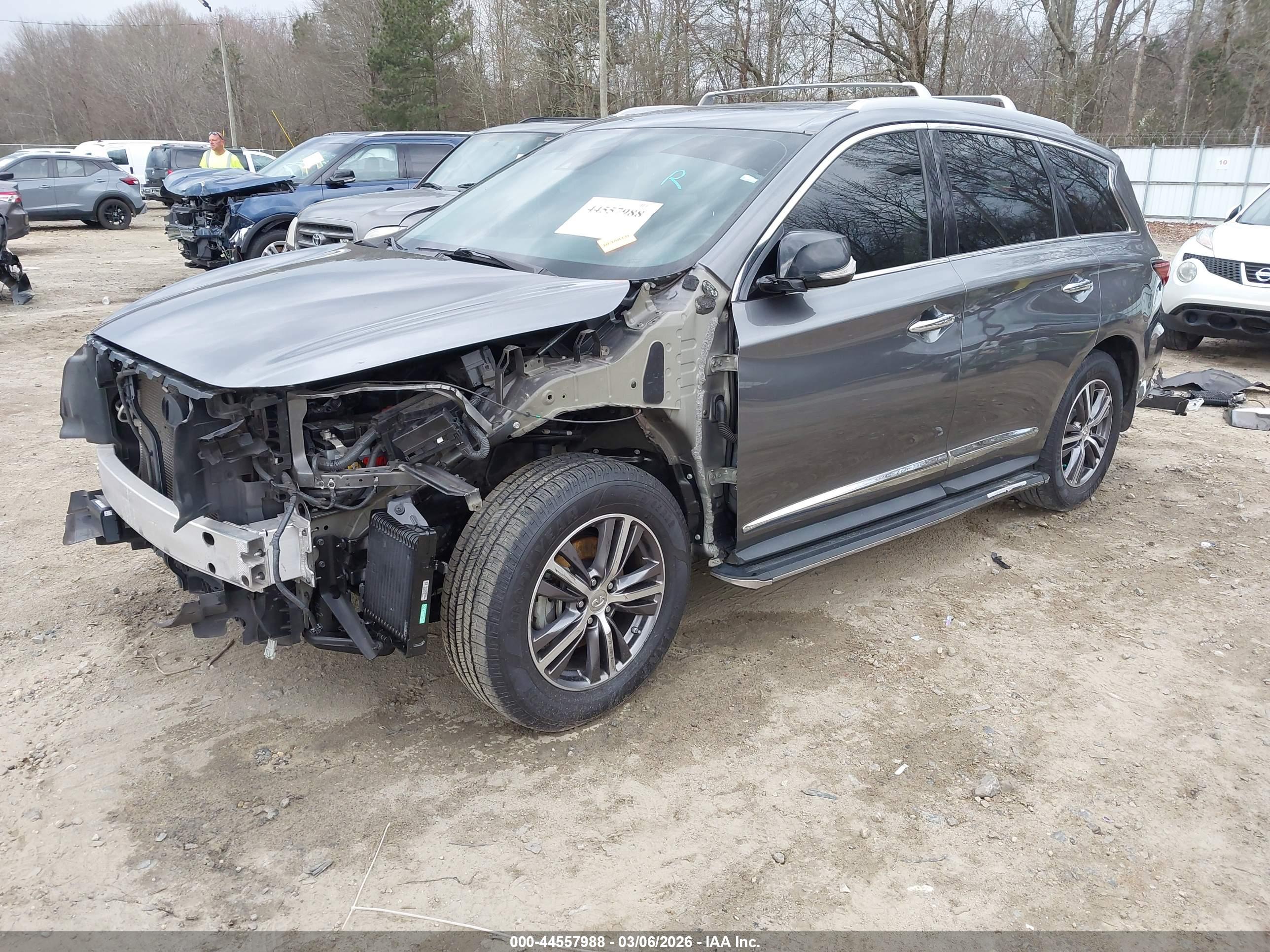 INFINITI QX60 image 2