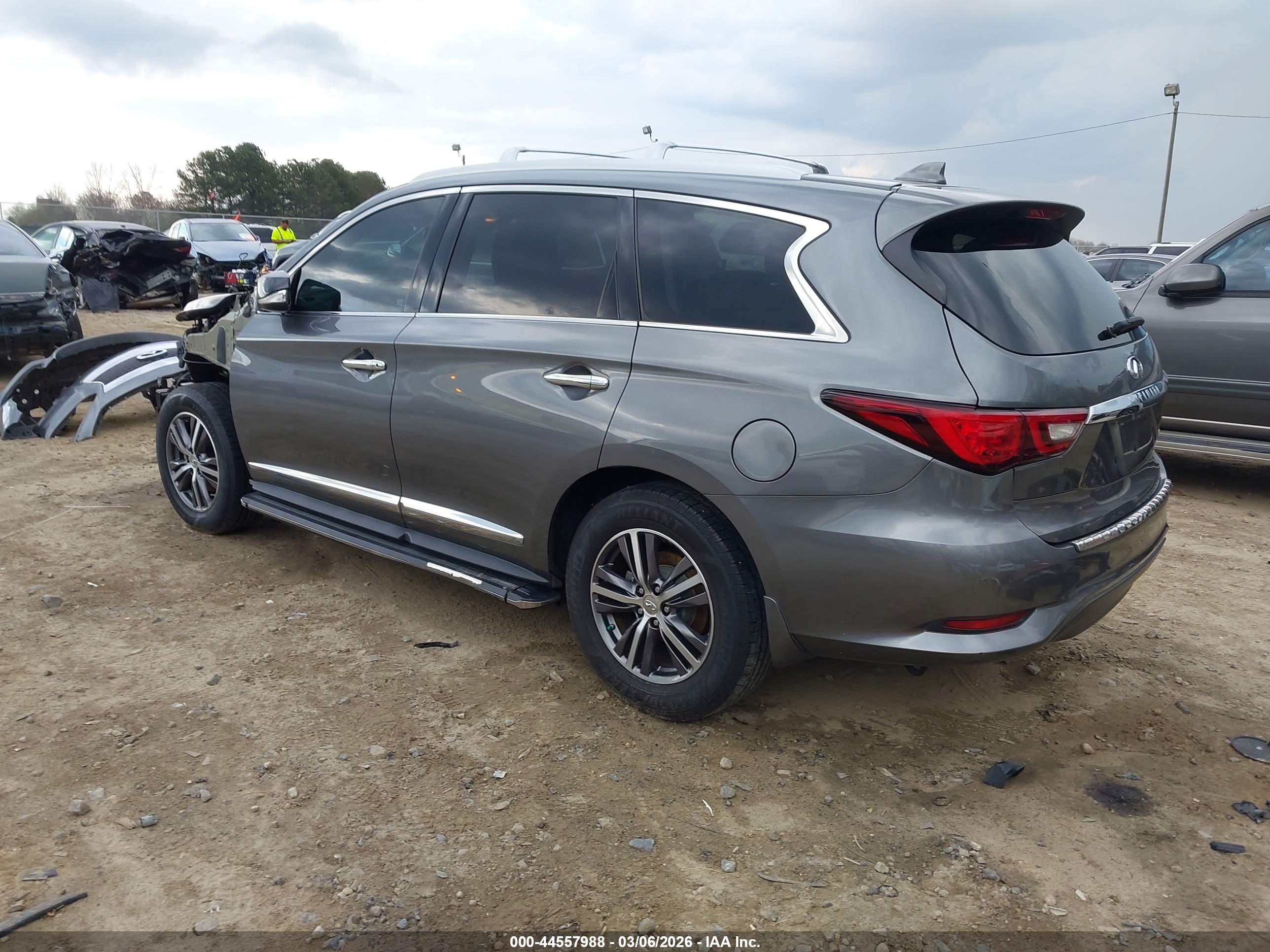 INFINITI QX60 image 3
