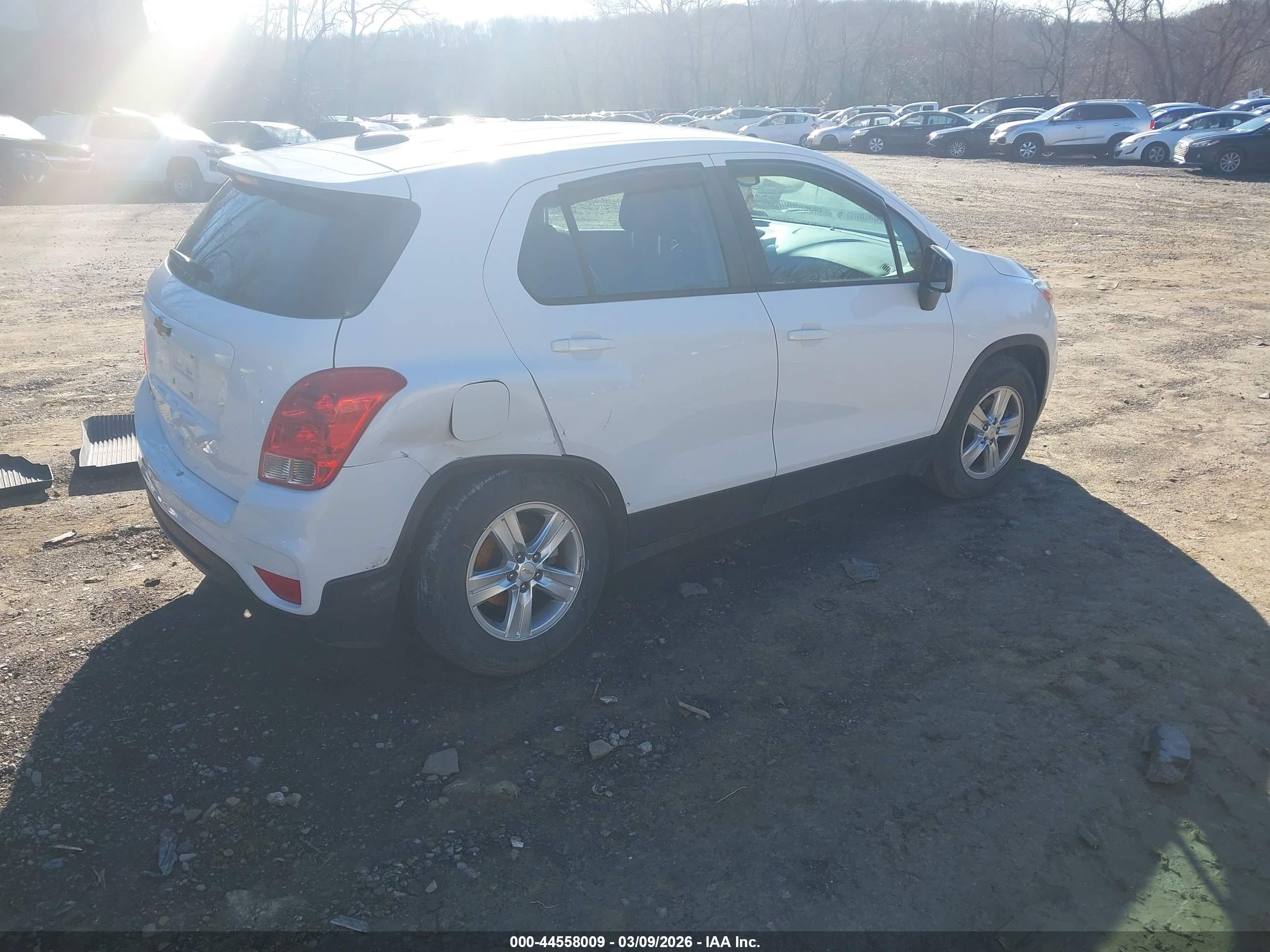 CHEVROLET TRAX image 4