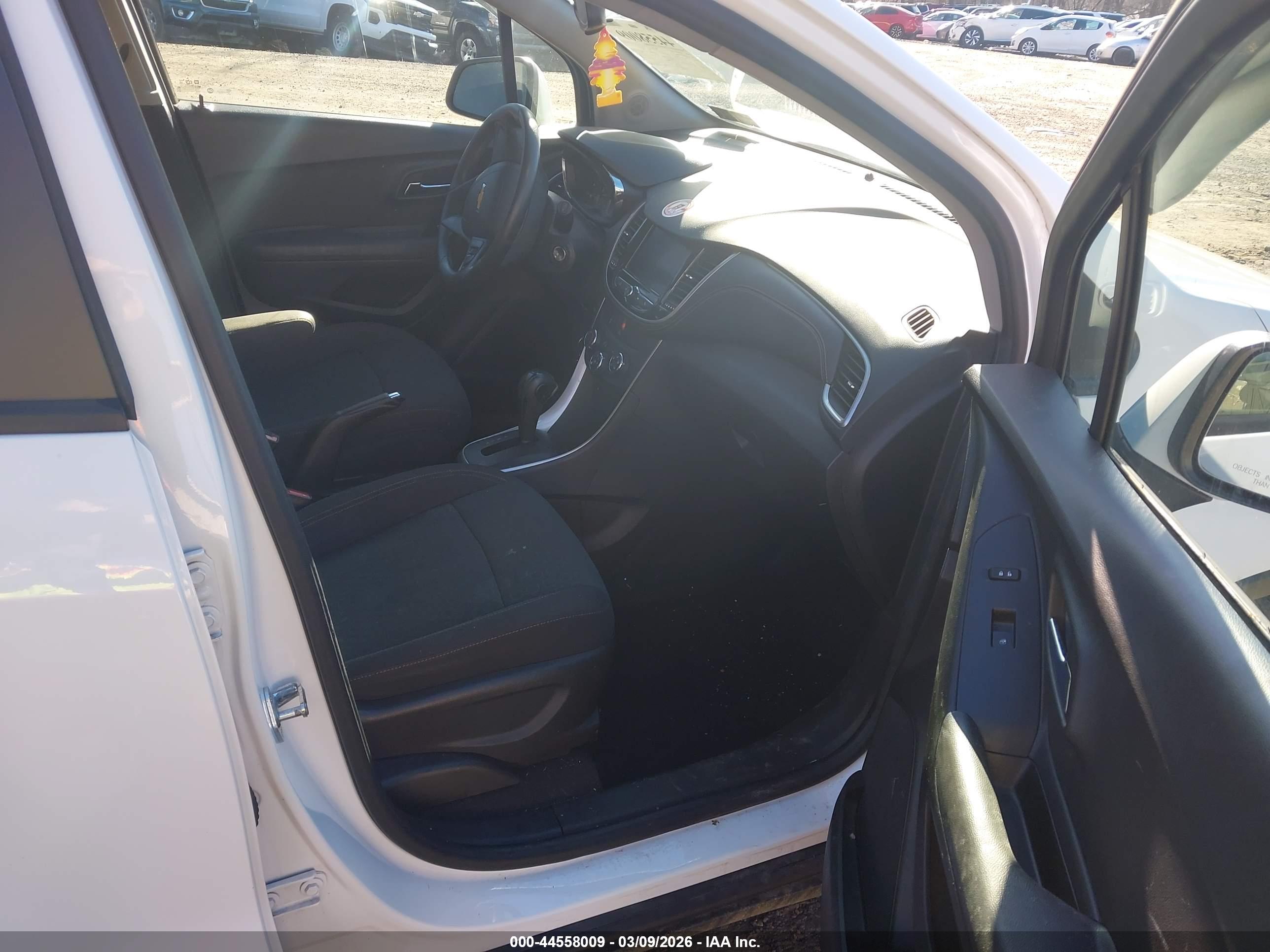 CHEVROLET TRAX image 5
