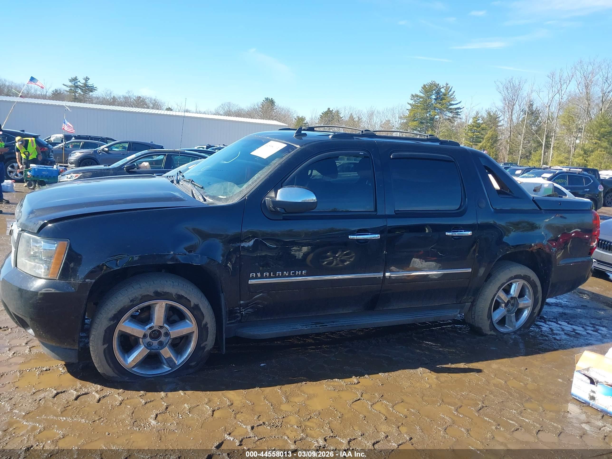 CHEVROLET AVALANCHE image 6