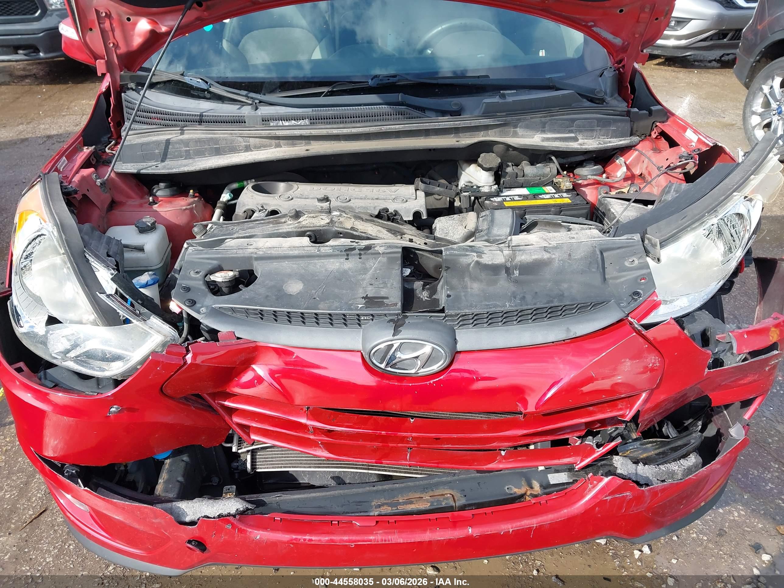 HYUNDAI TUCSON image 10