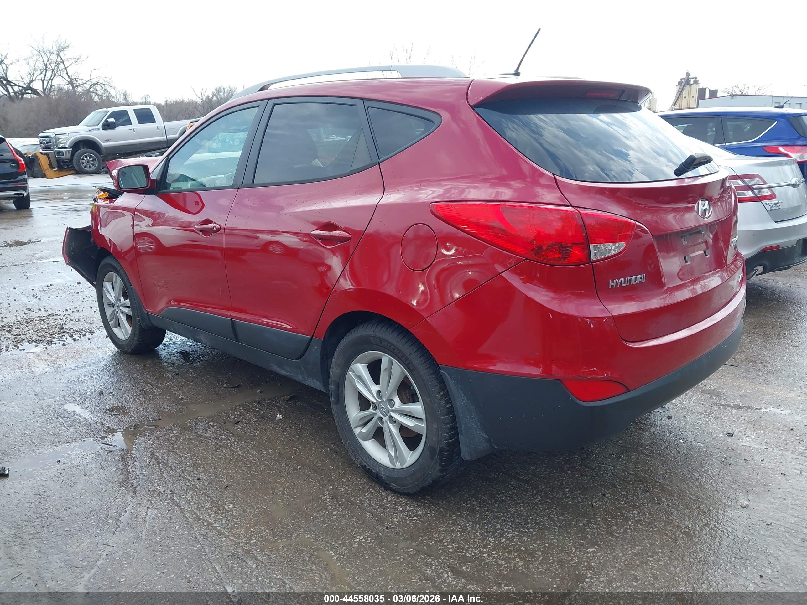 HYUNDAI TUCSON image 3
