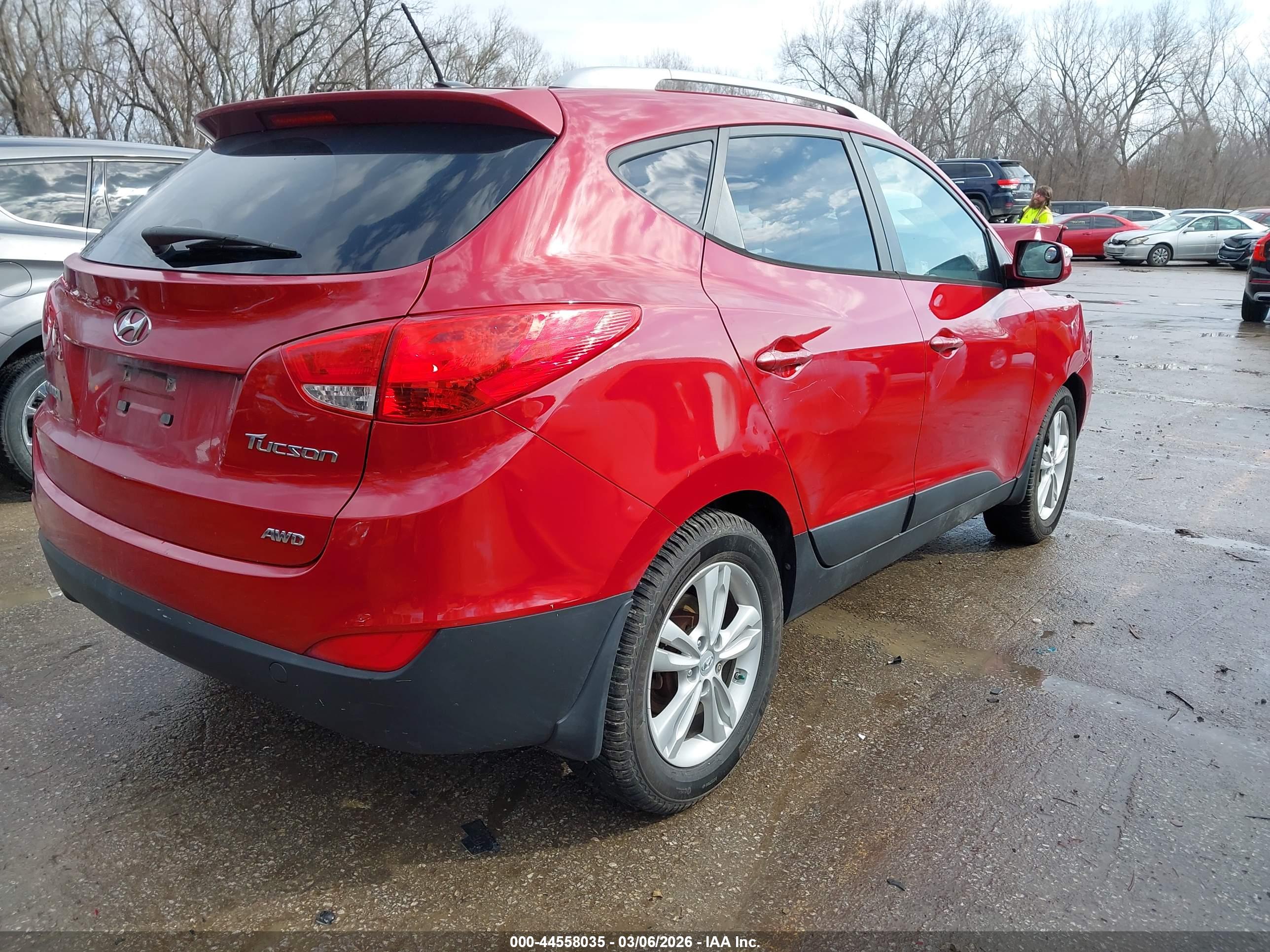HYUNDAI TUCSON image 4