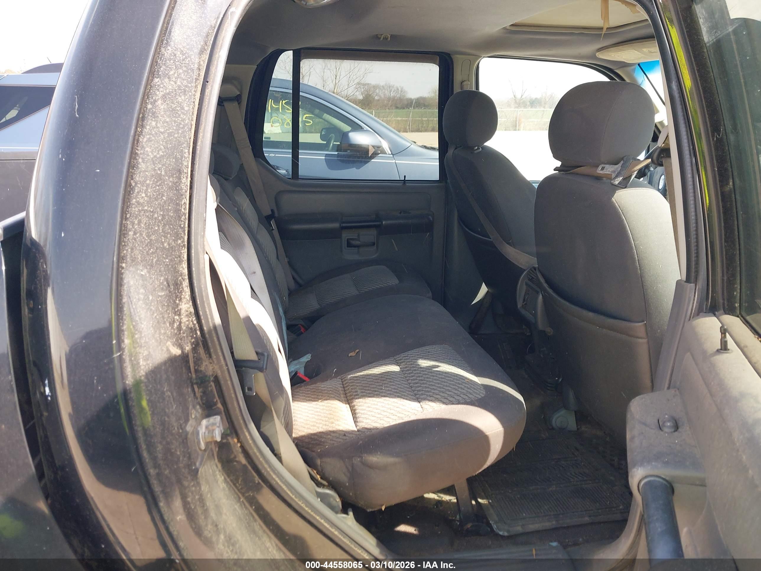 FORD EXPLORER image 8