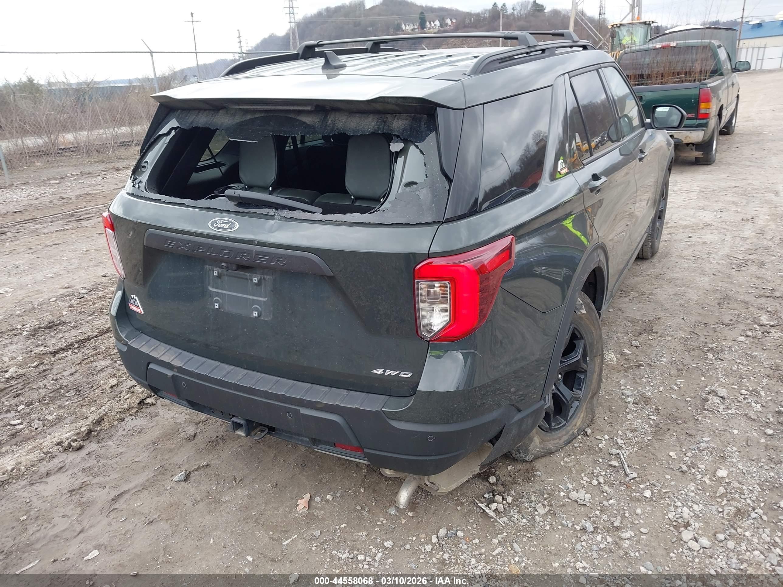 FORD EXPLORER image 6