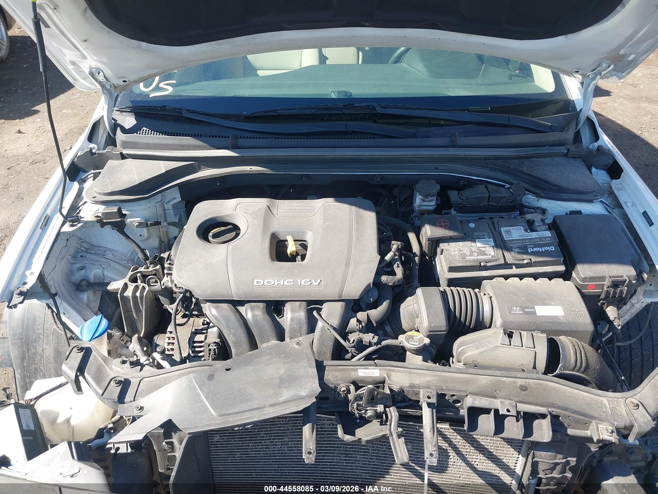 HYUNDAI ELANTRA image 10