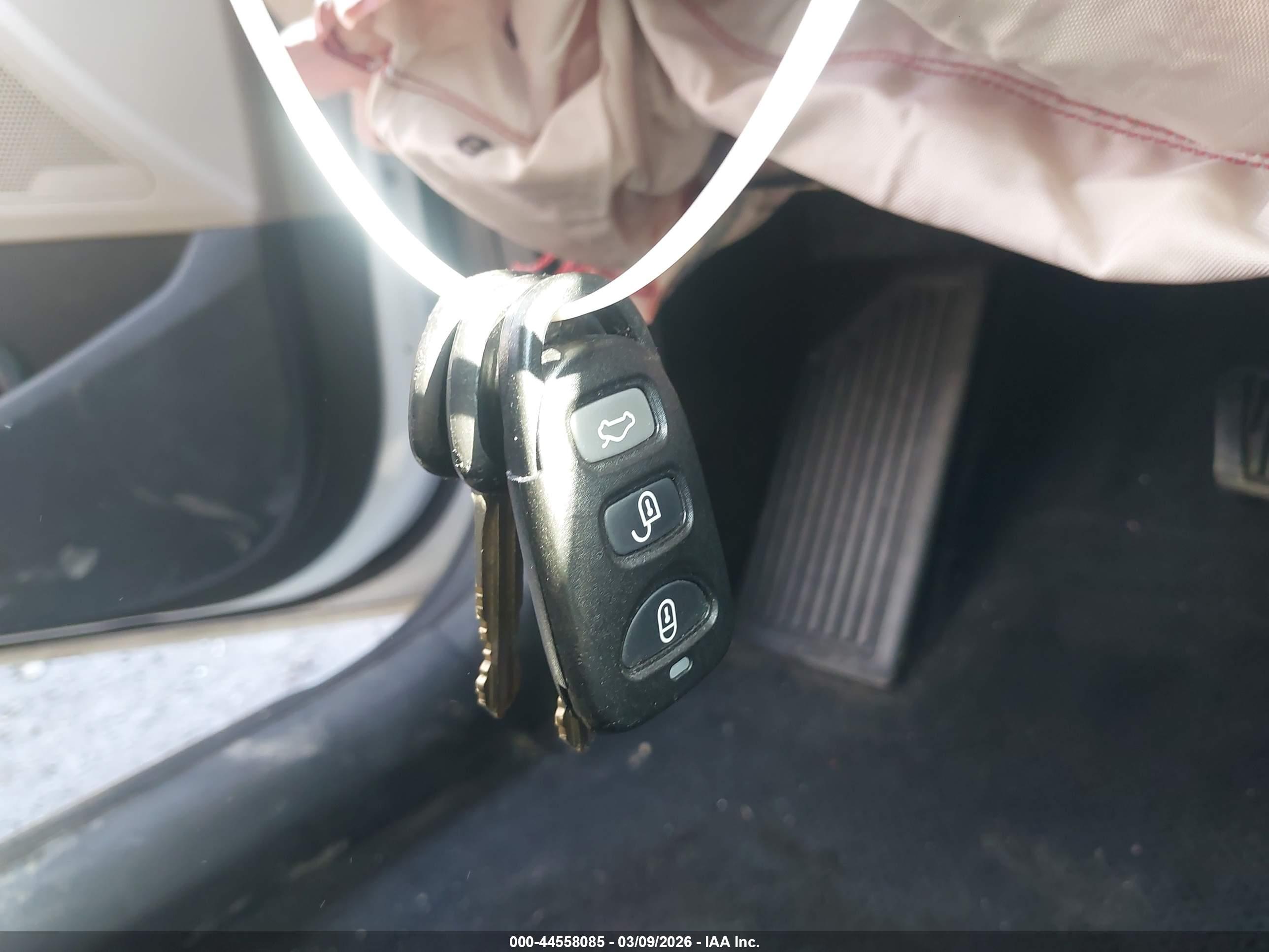 HYUNDAI ELANTRA image 11
