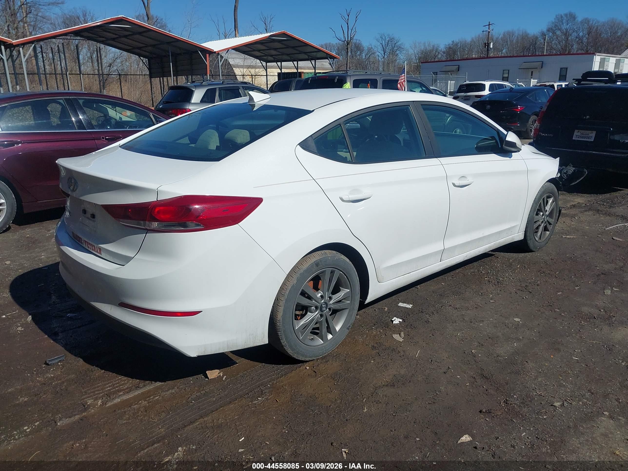 HYUNDAI ELANTRA image 4
