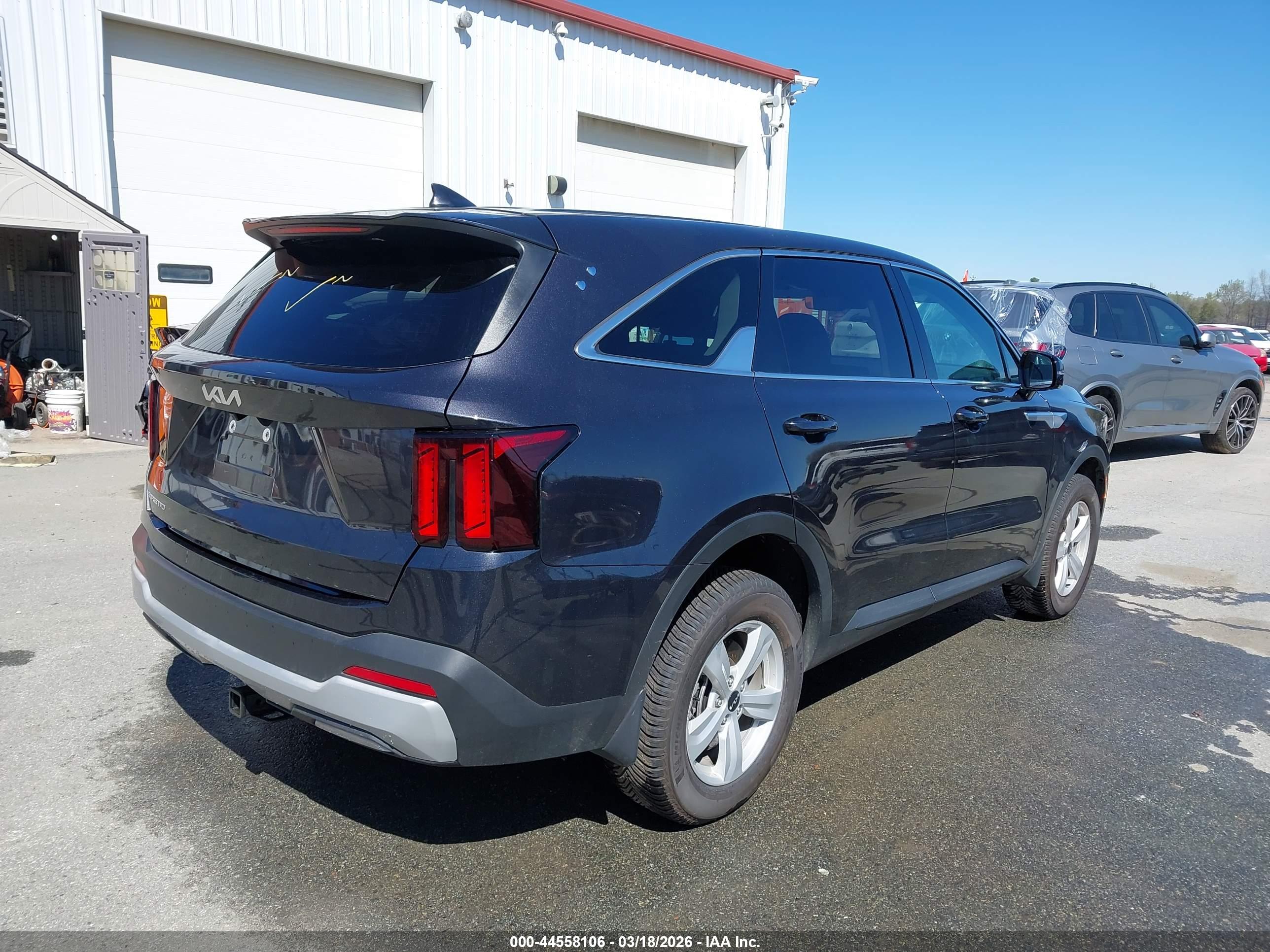 KIA SORENTO image 4