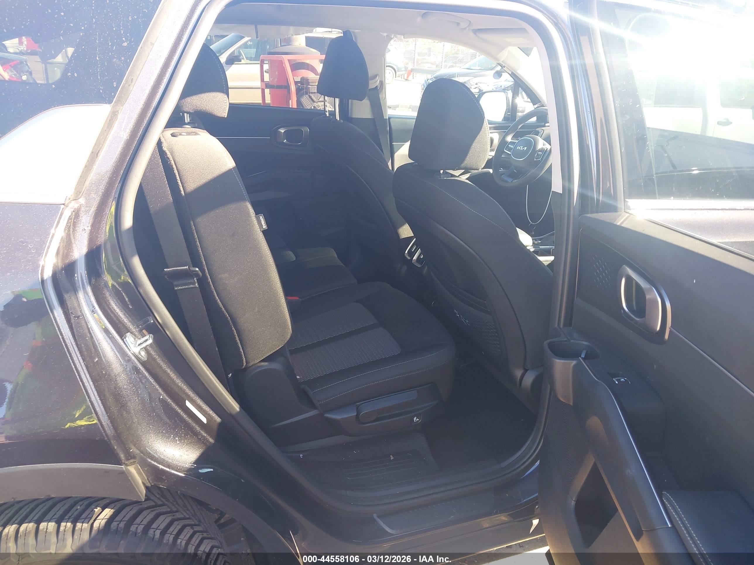KIA SORENTO image 8