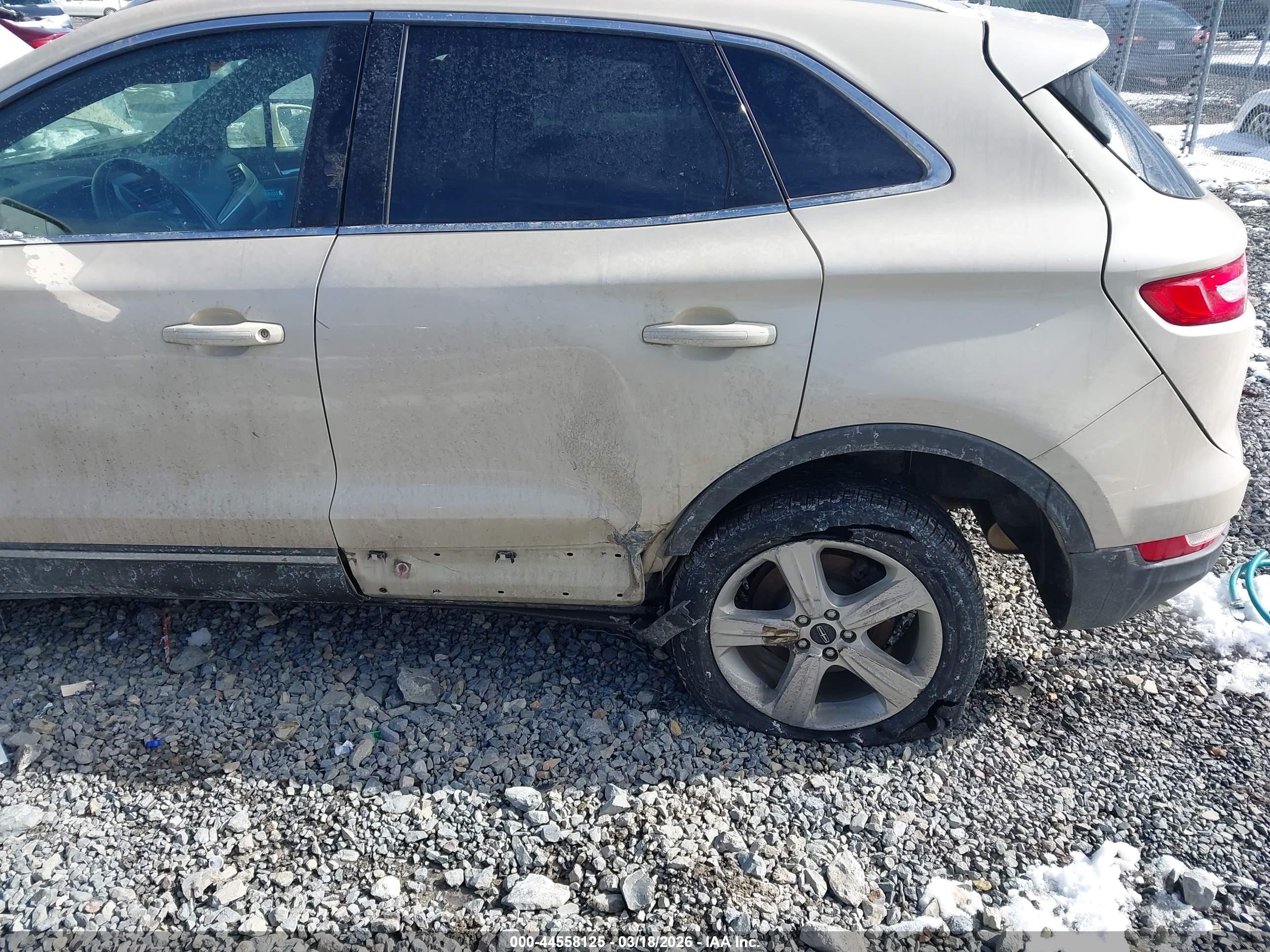 LINCOLN MKC image 6