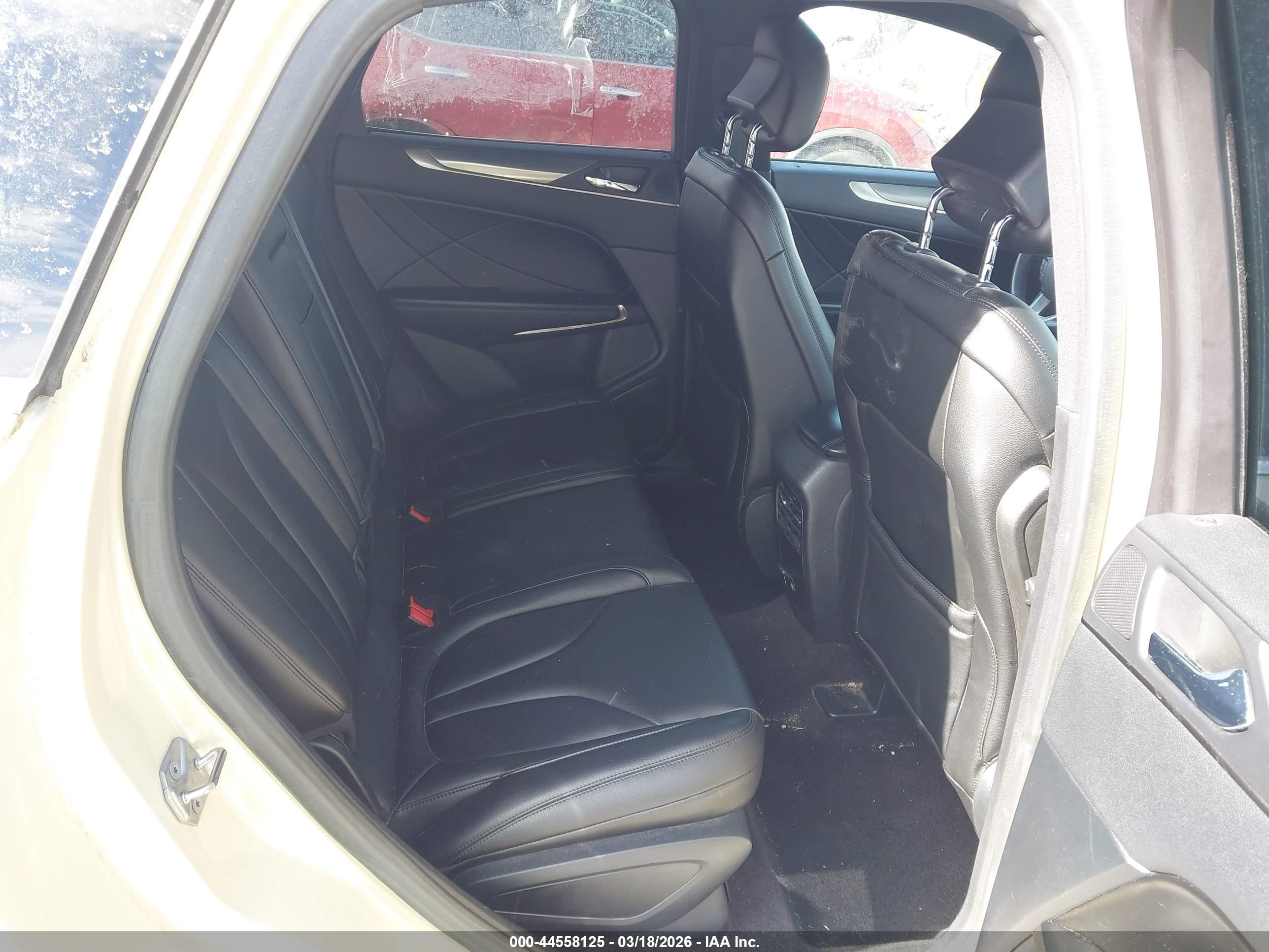 LINCOLN MKC image 8