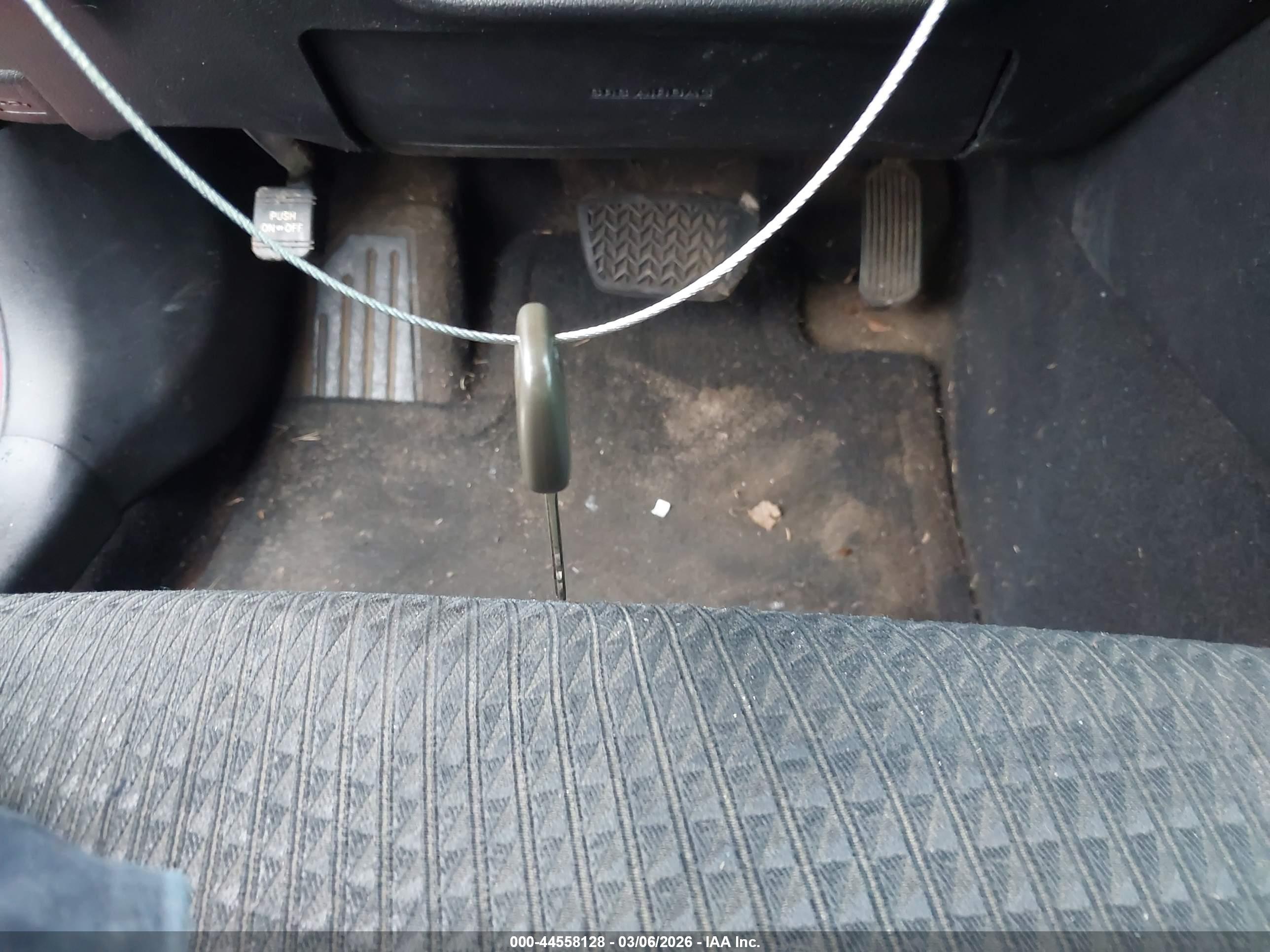 TOYOTA CAMRY image 11