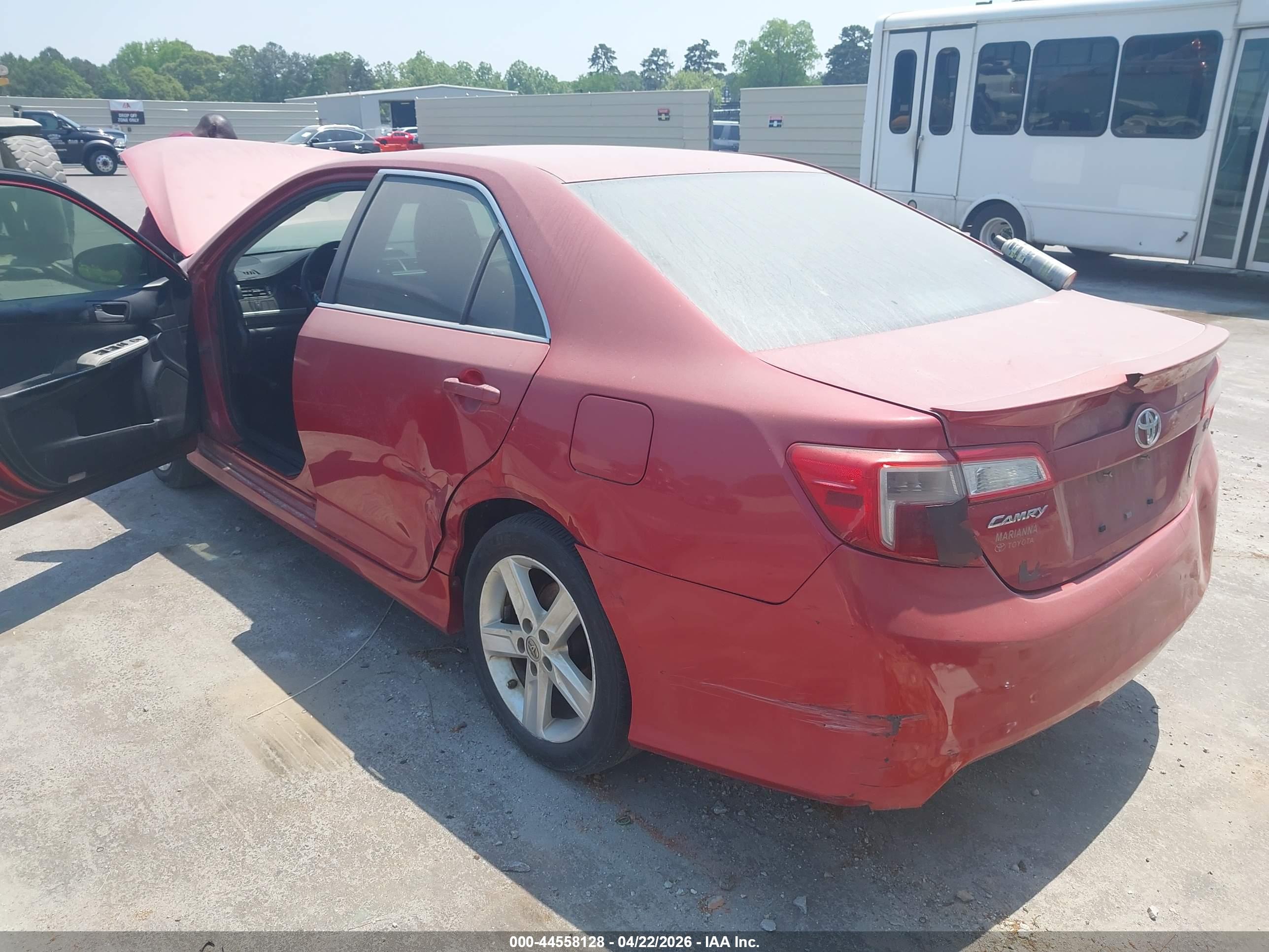 TOYOTA CAMRY image 3