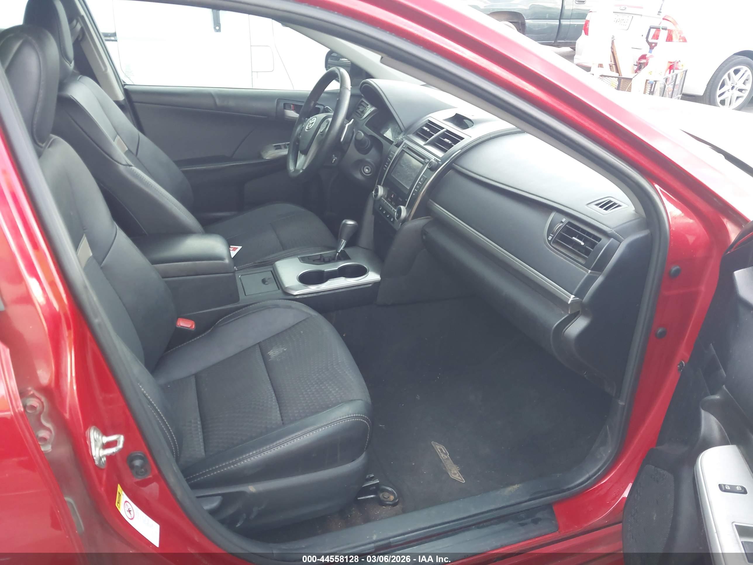 TOYOTA CAMRY image 5