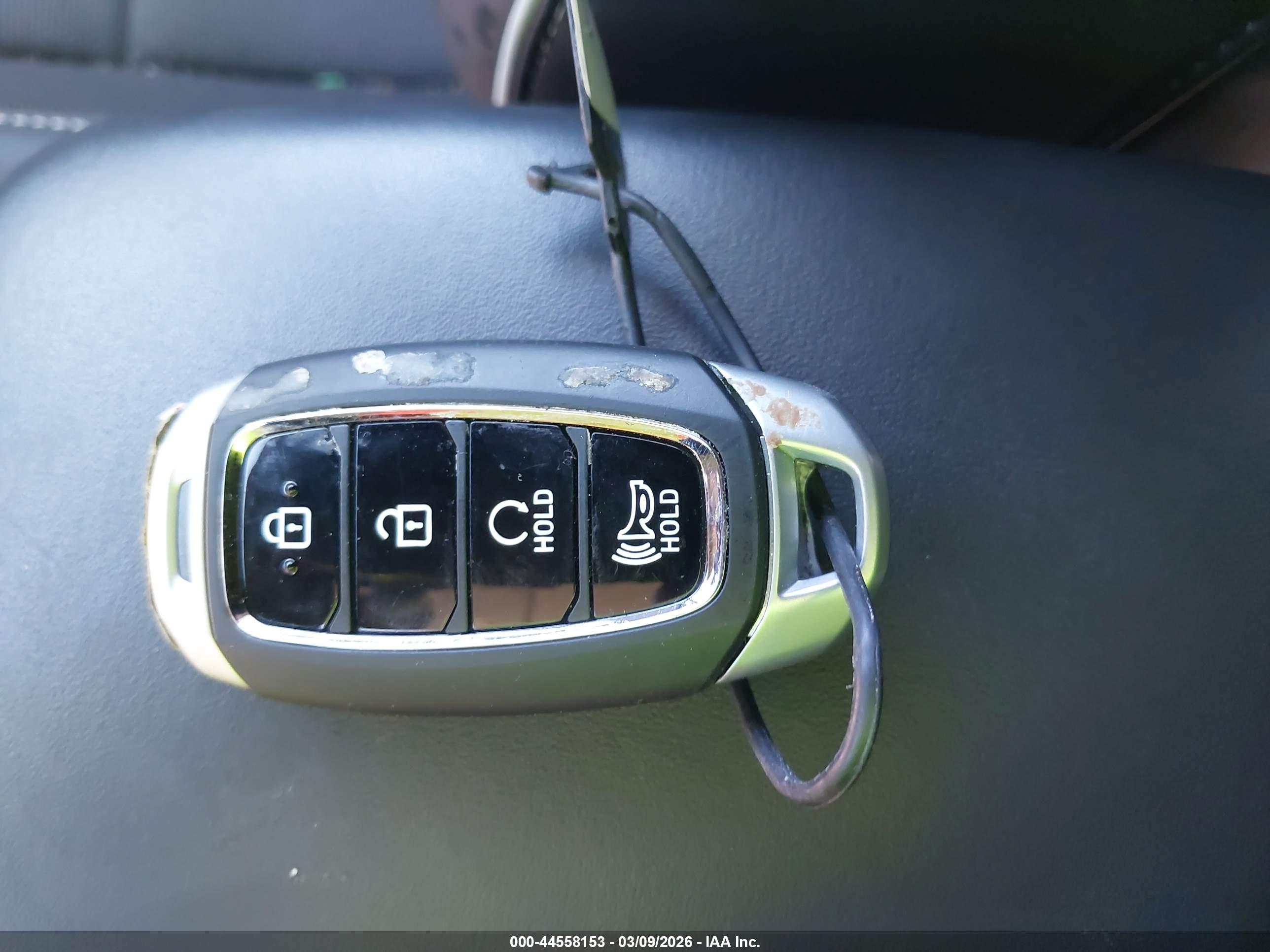 HYUNDAI VENUE image 11